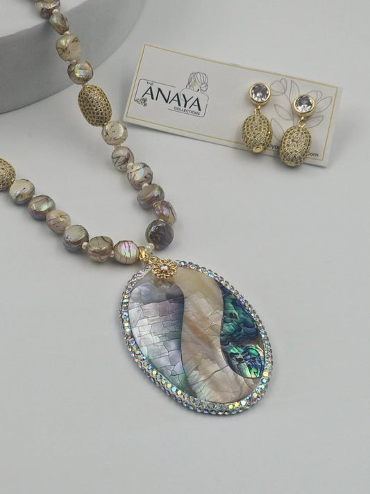 Shell Pearl Elegance Luxury Necklace Set with MOP Pendant