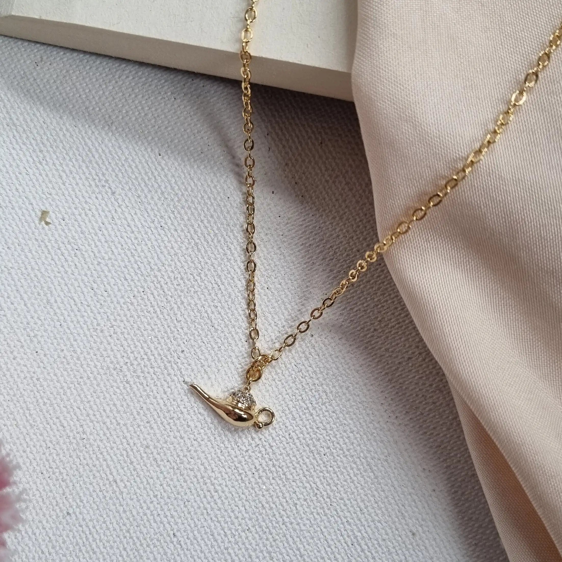 Aladdin Chirag Pendant Chain