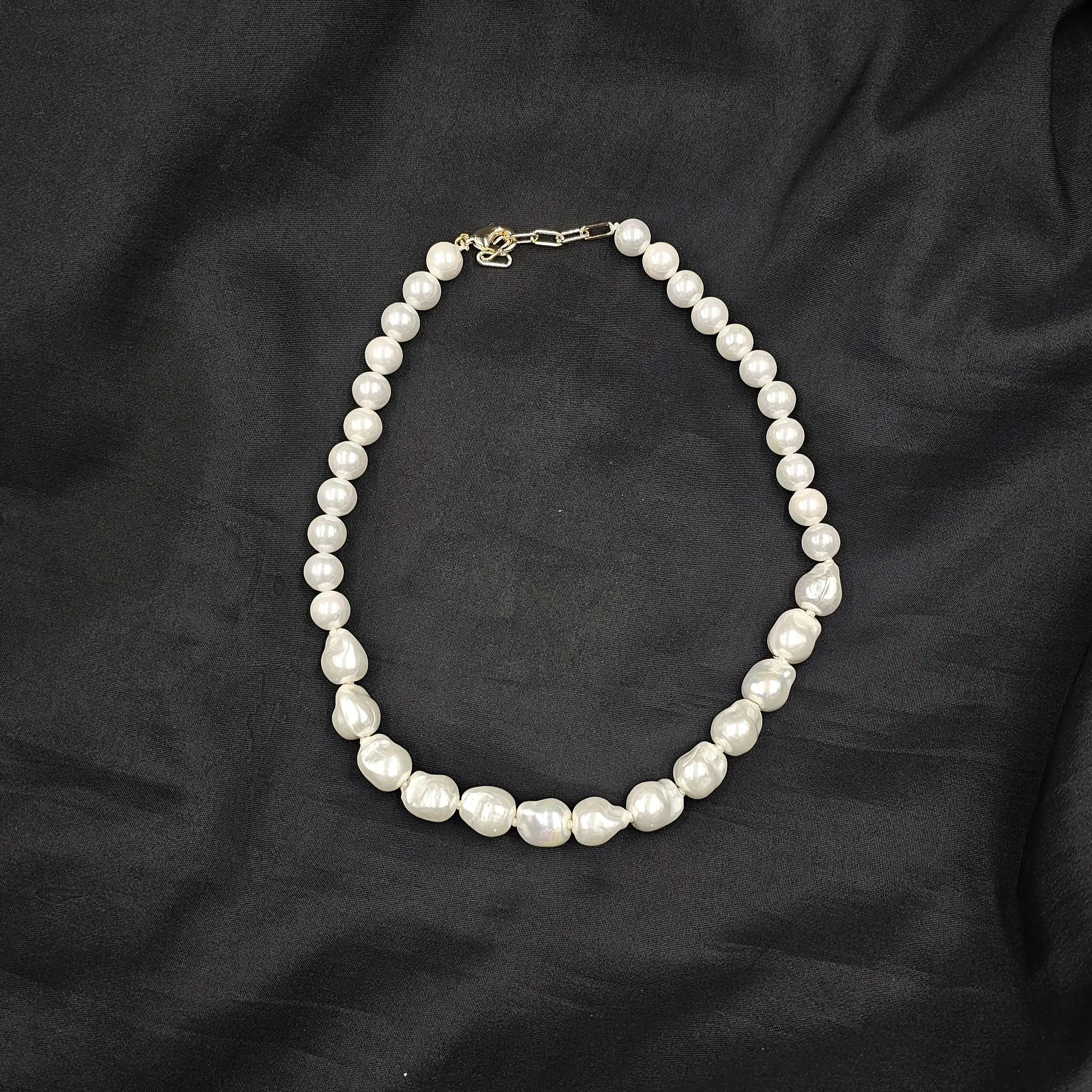 Baroque Choker Necklace