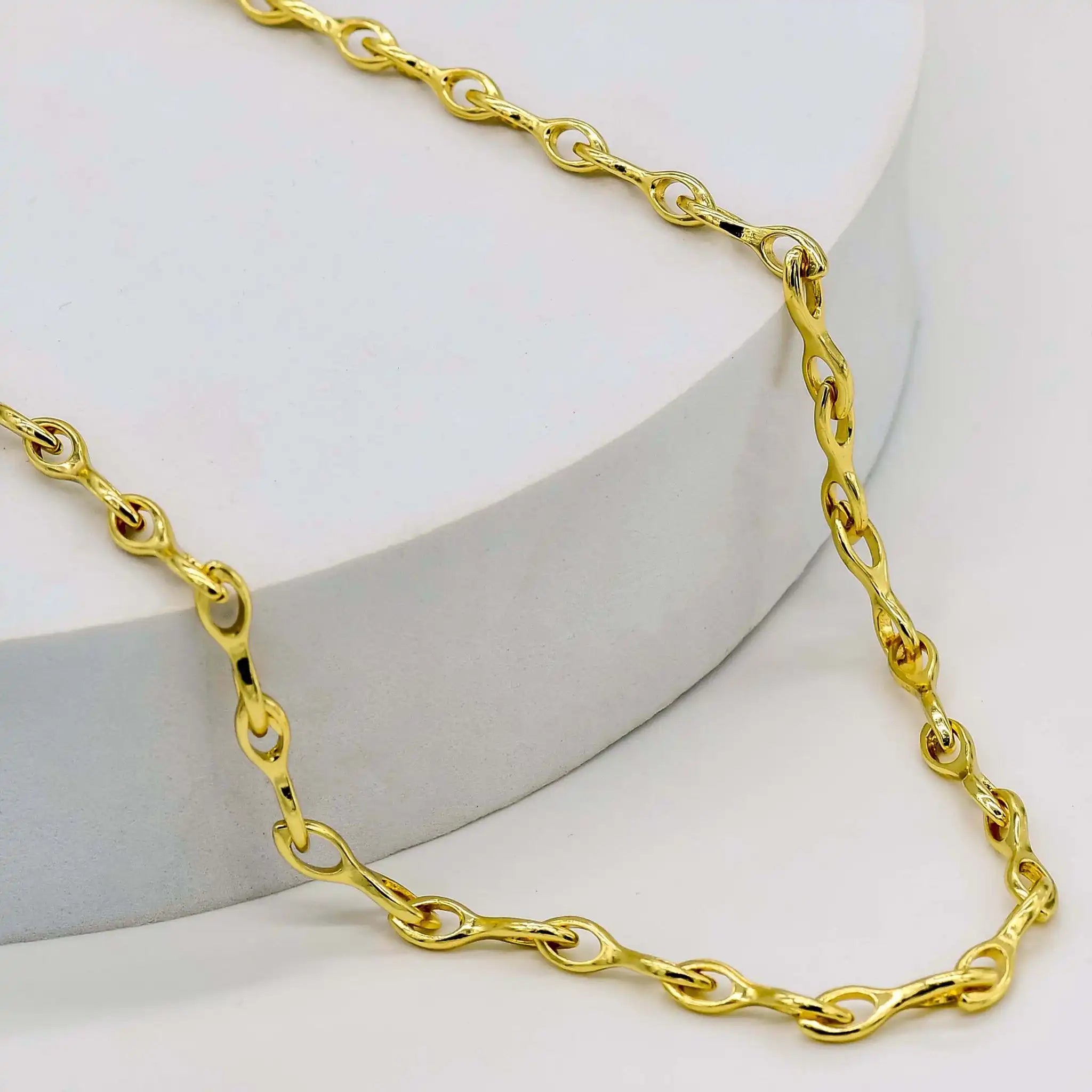 Figure Eight Link Chain