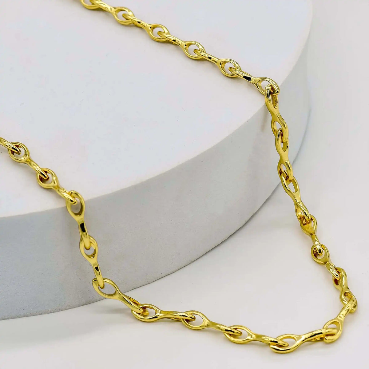 Figure Eight Link Chain