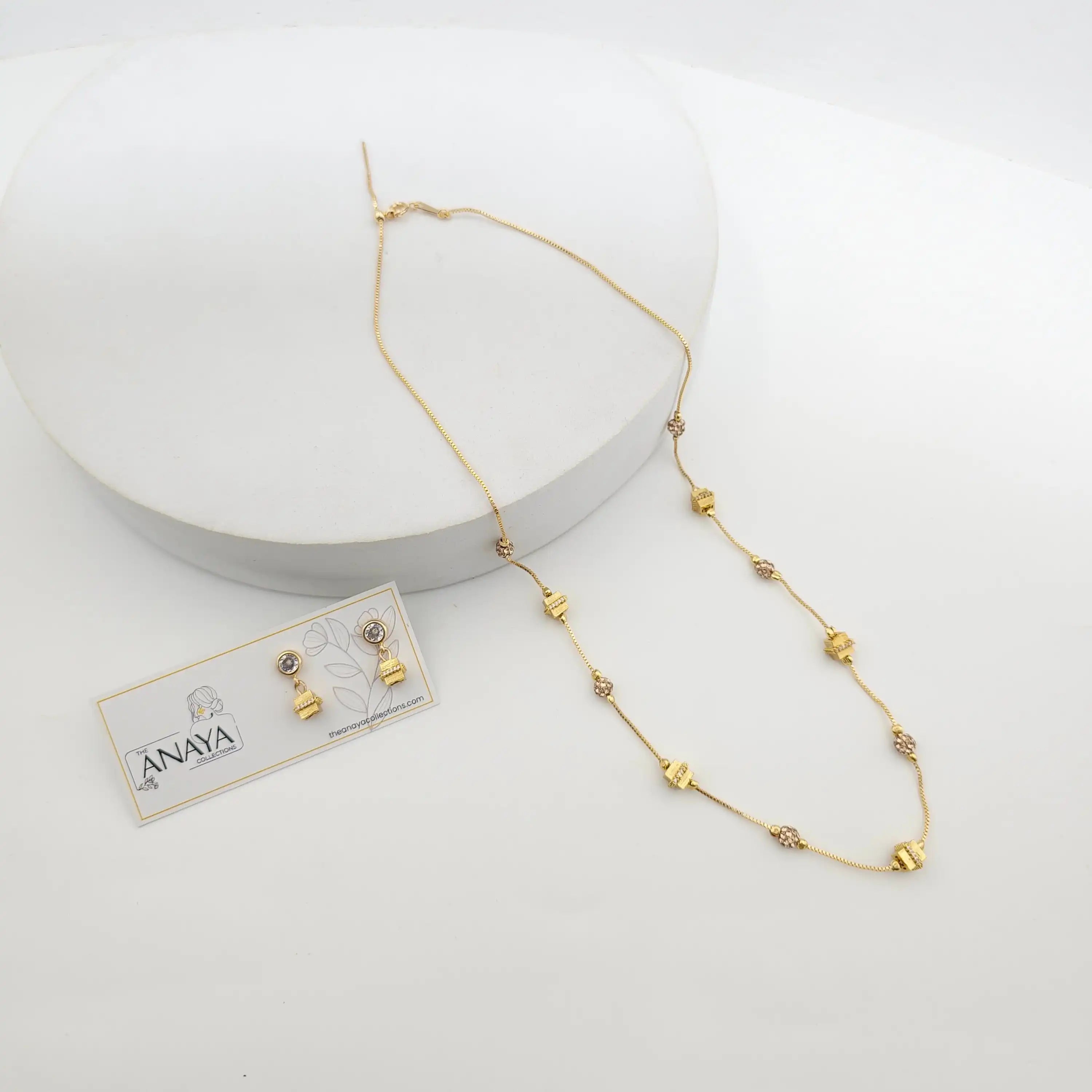 Golden Box Dainty Set