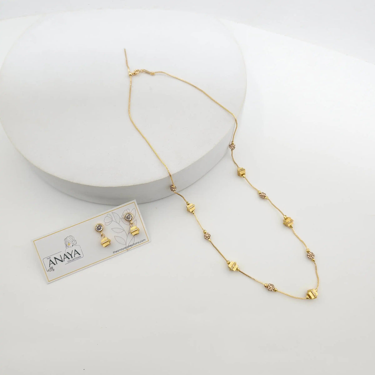Golden Box Dainty Set