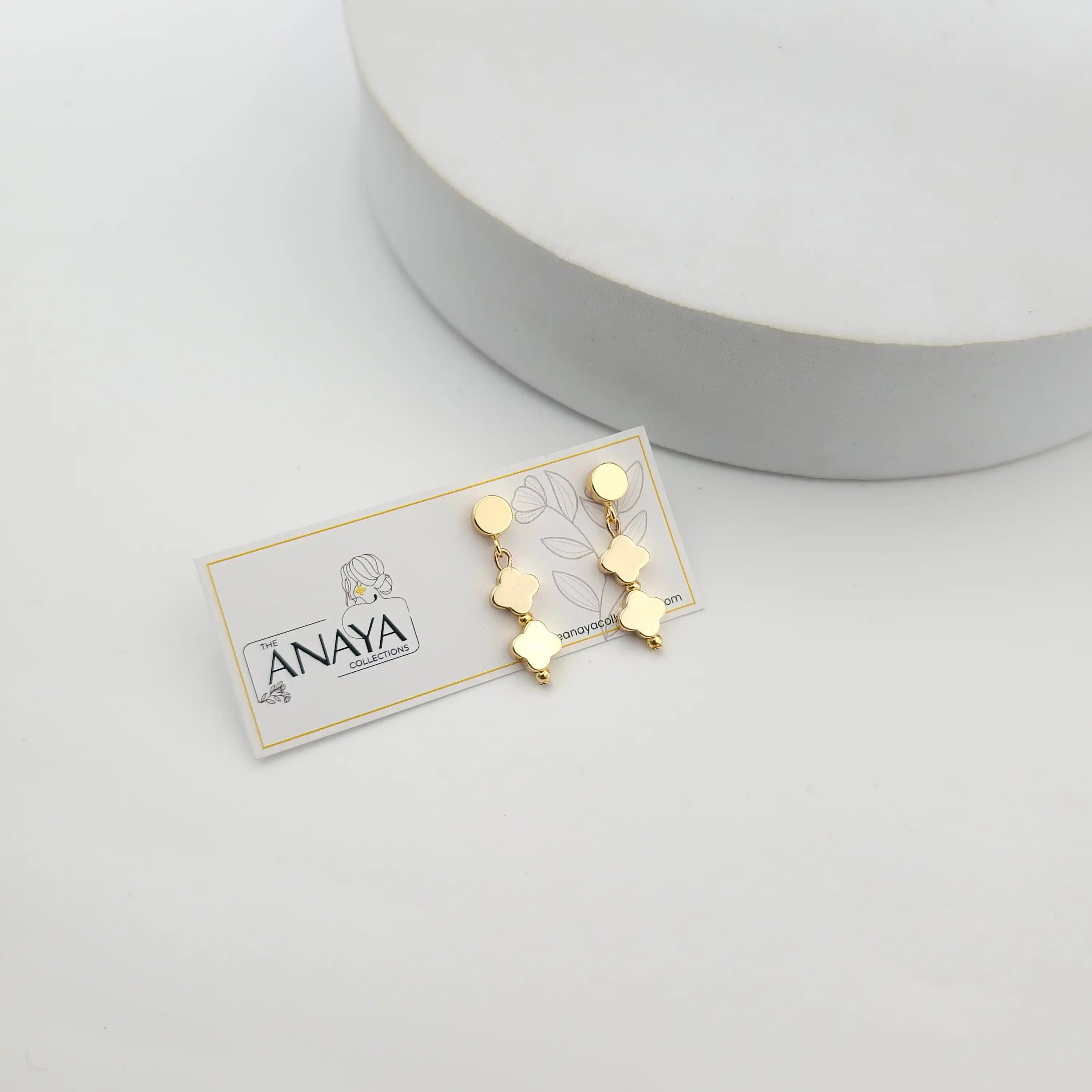 Golden Clover Dainty Set