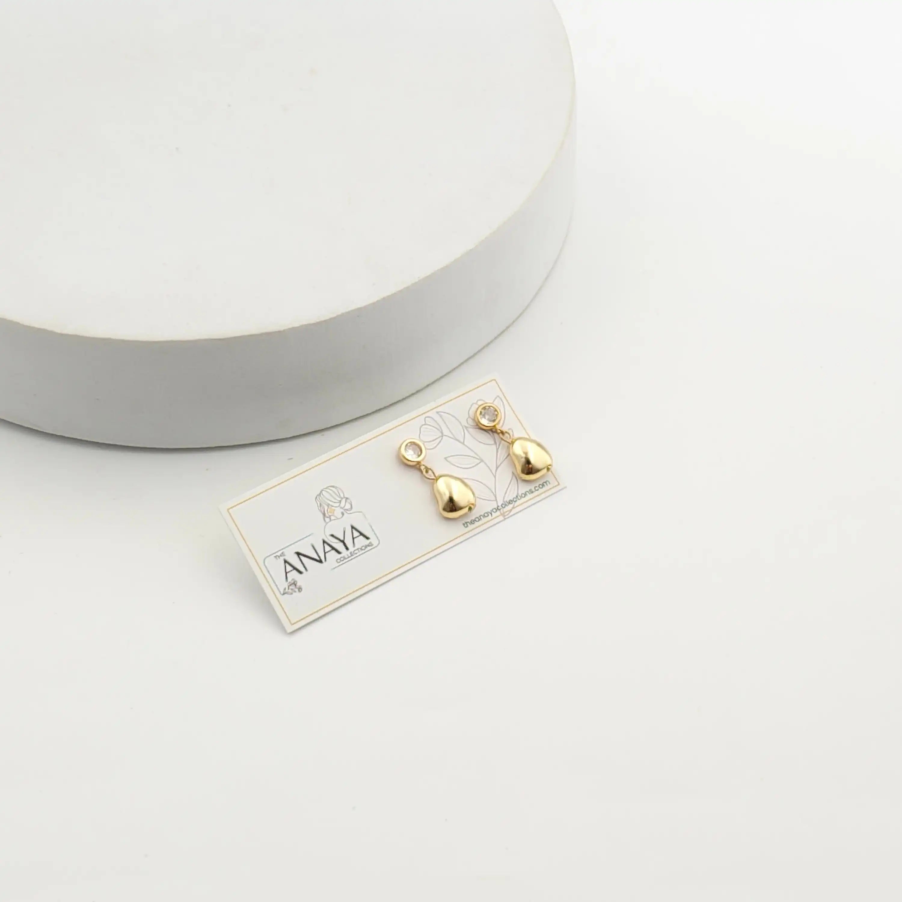 Golden Pebble Dainty Set
