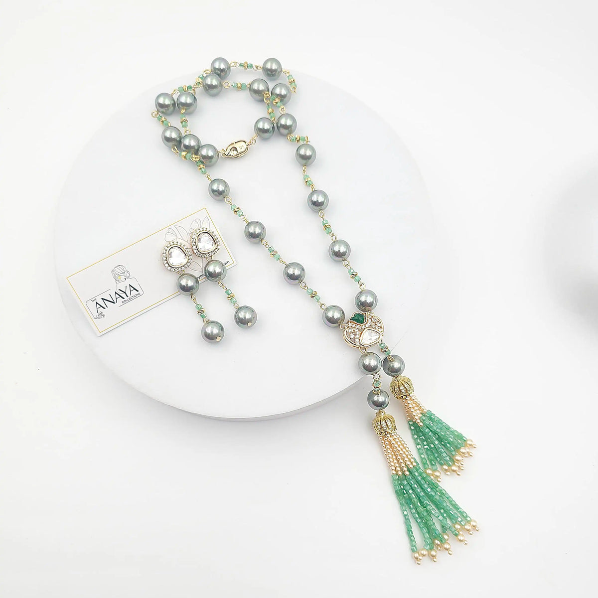 Gracious Tassel Set