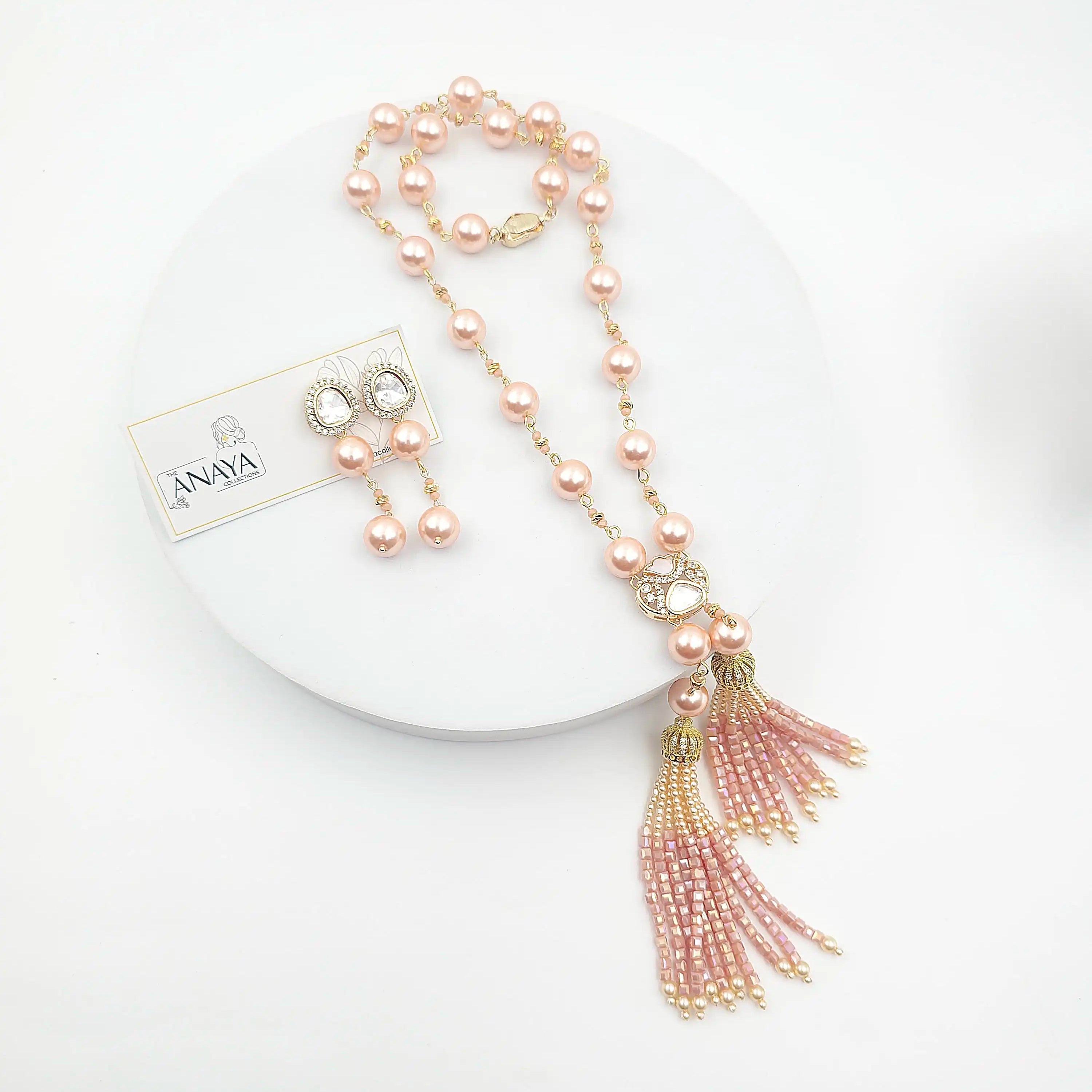 Gracious Tassel Set