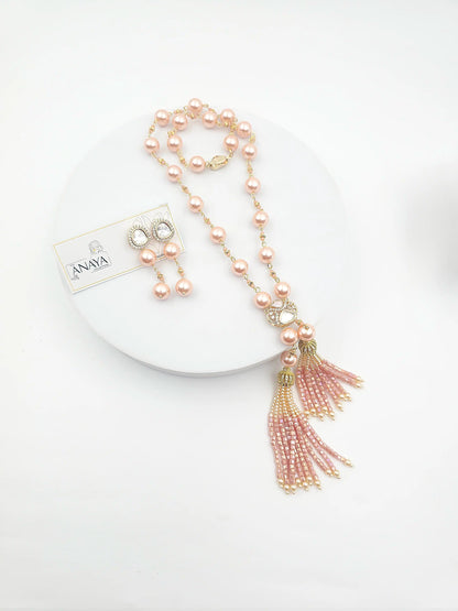 Gracious Tassel Set