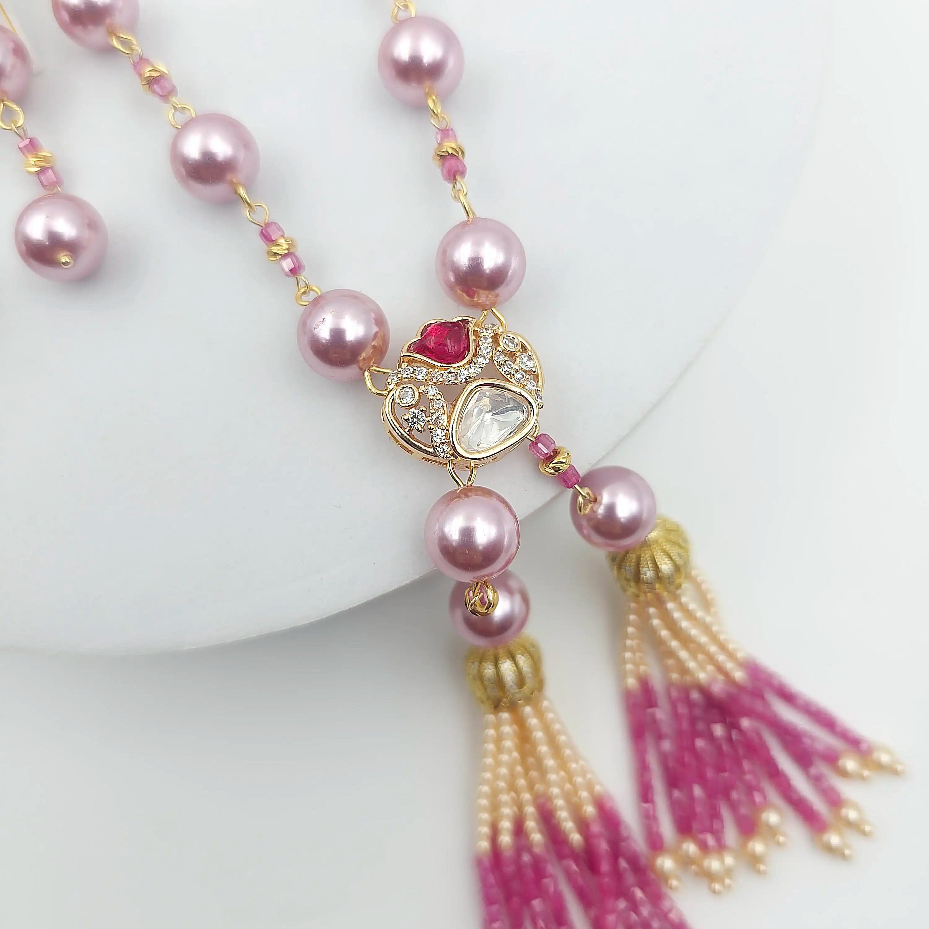 Gracious Tassel Set