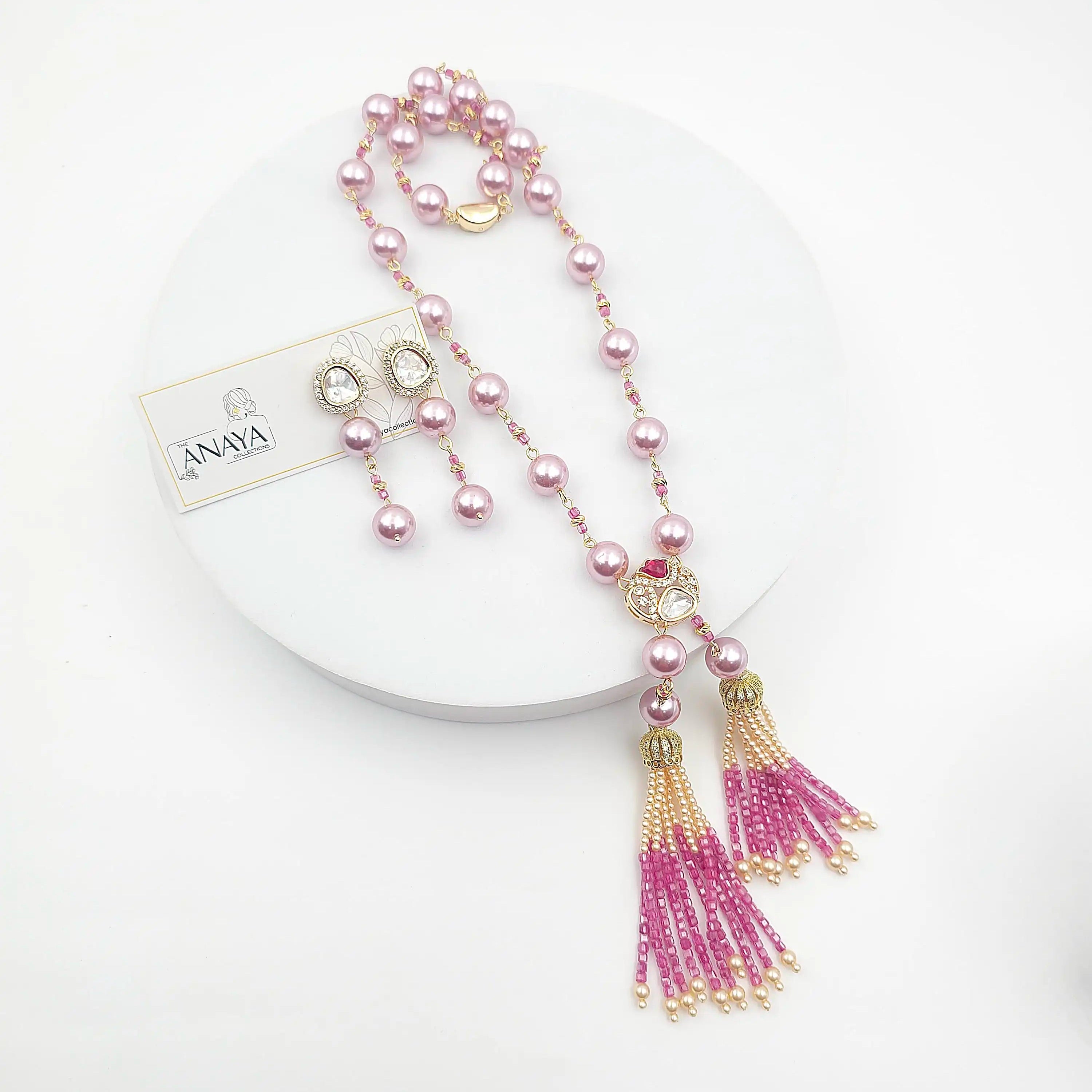 Gracious Tassel Set
