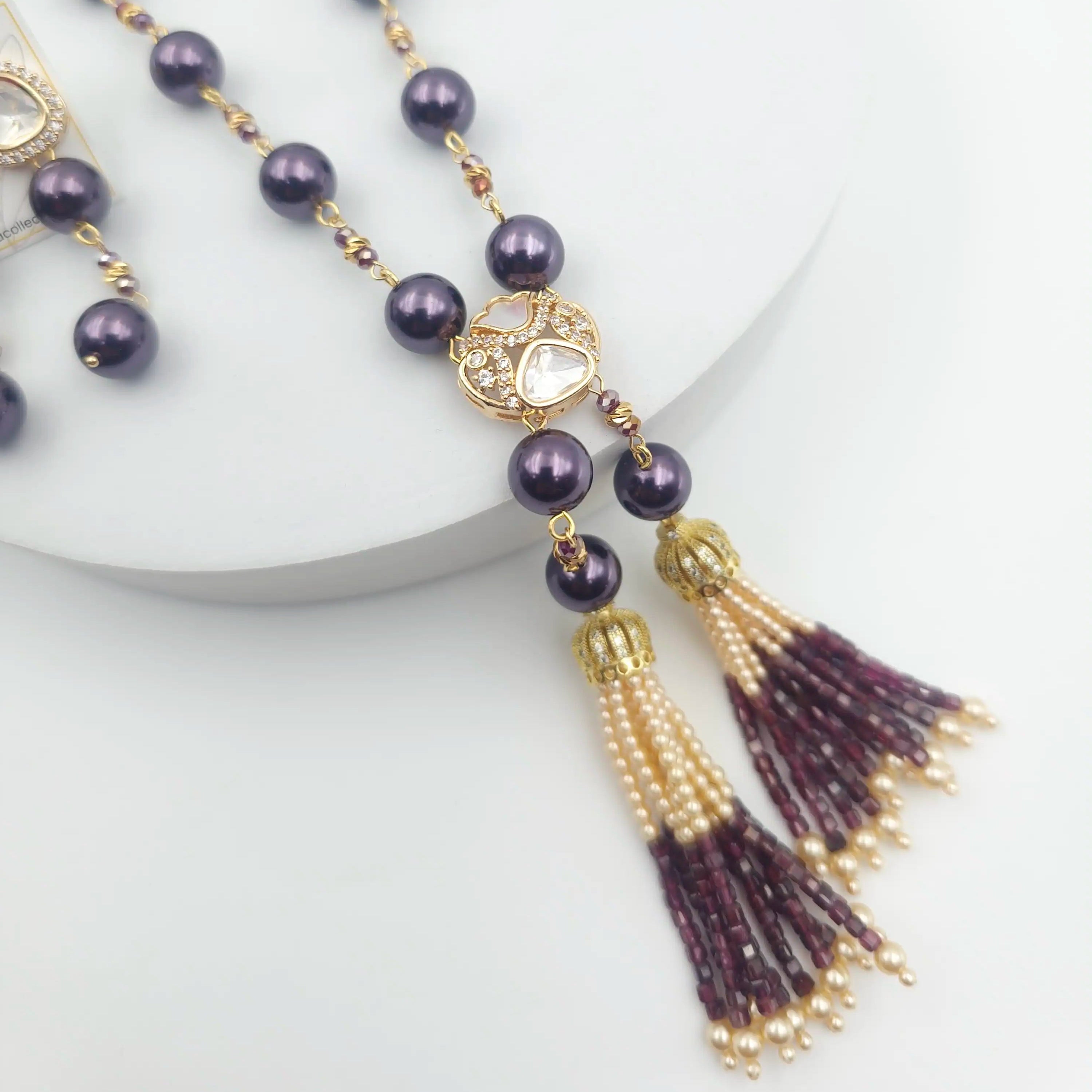 Gracious Tassel Set