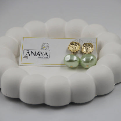 Uncut Shell Pearl Set