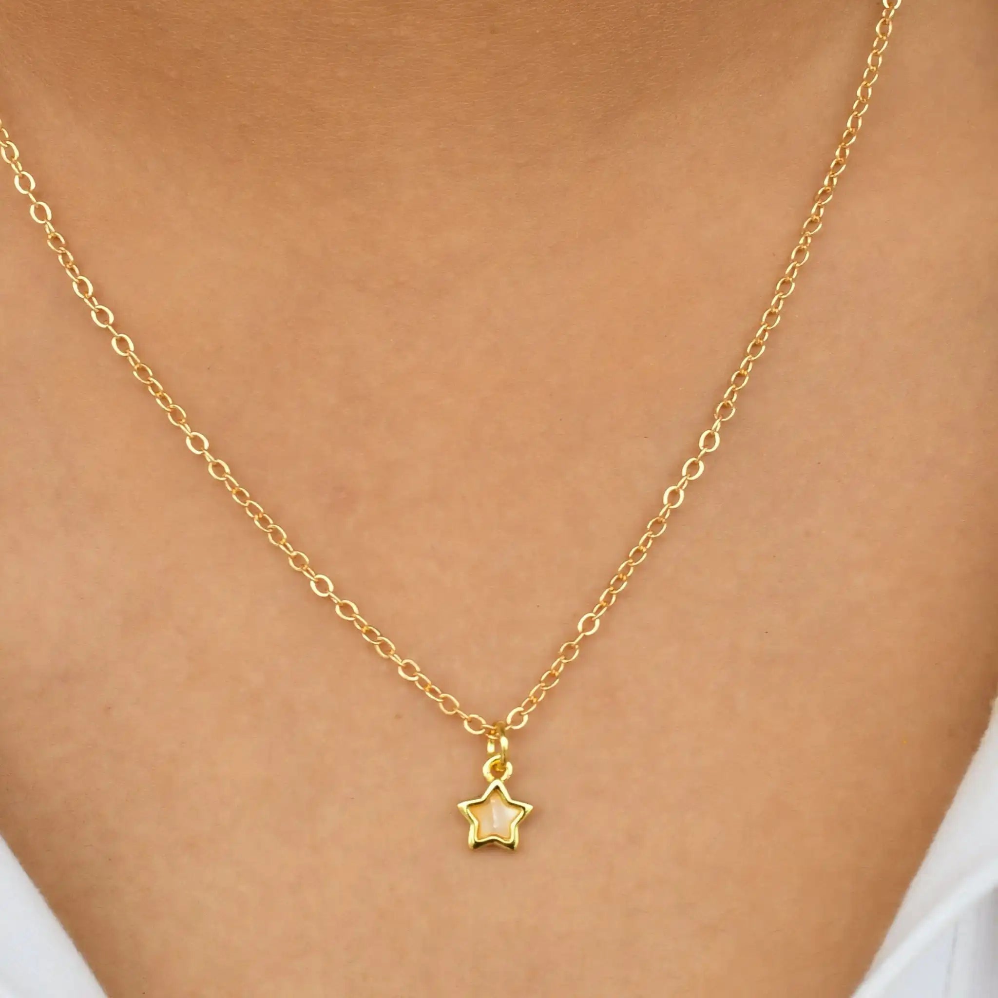 Mini MOP Star Pendant Chain