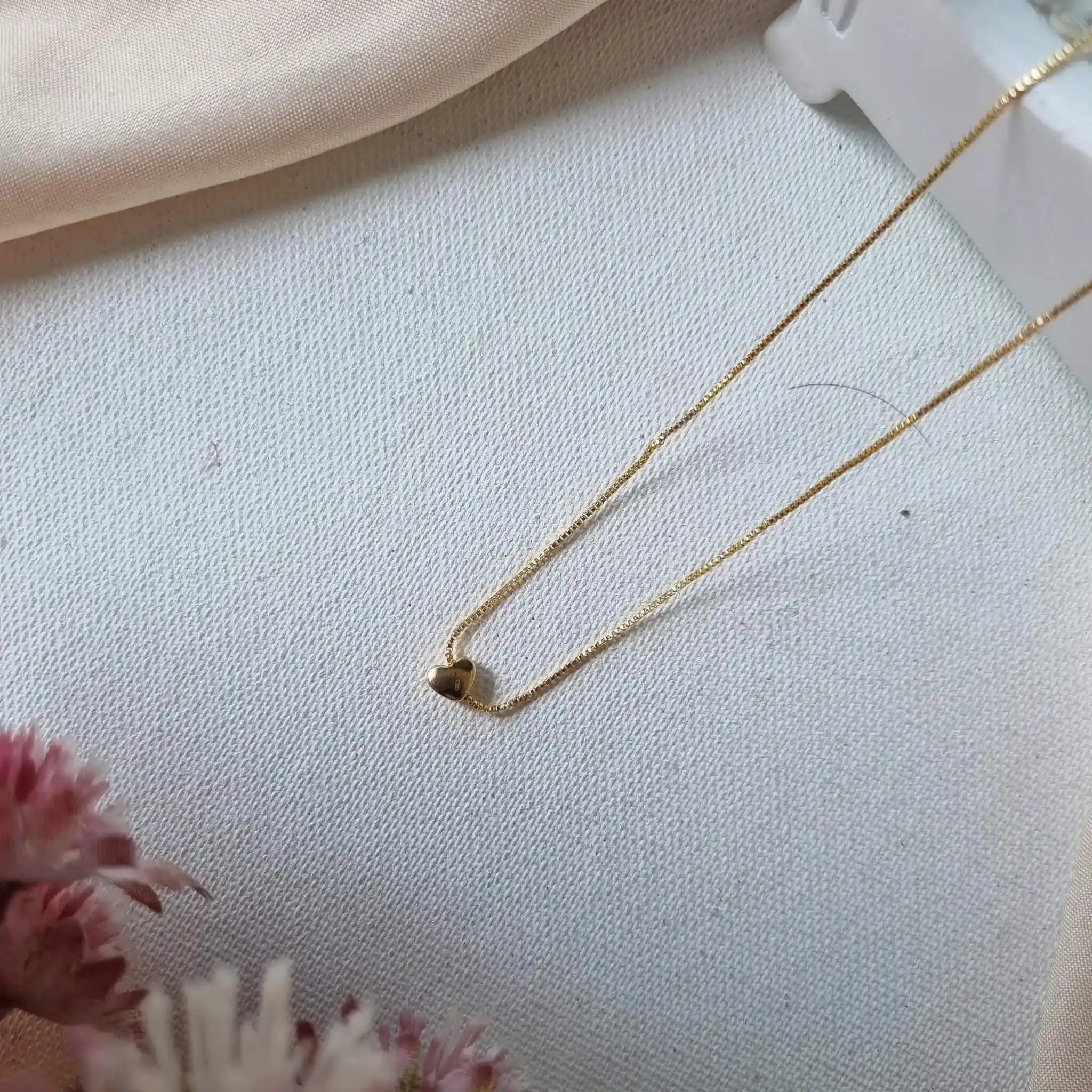 Minimalist Chain