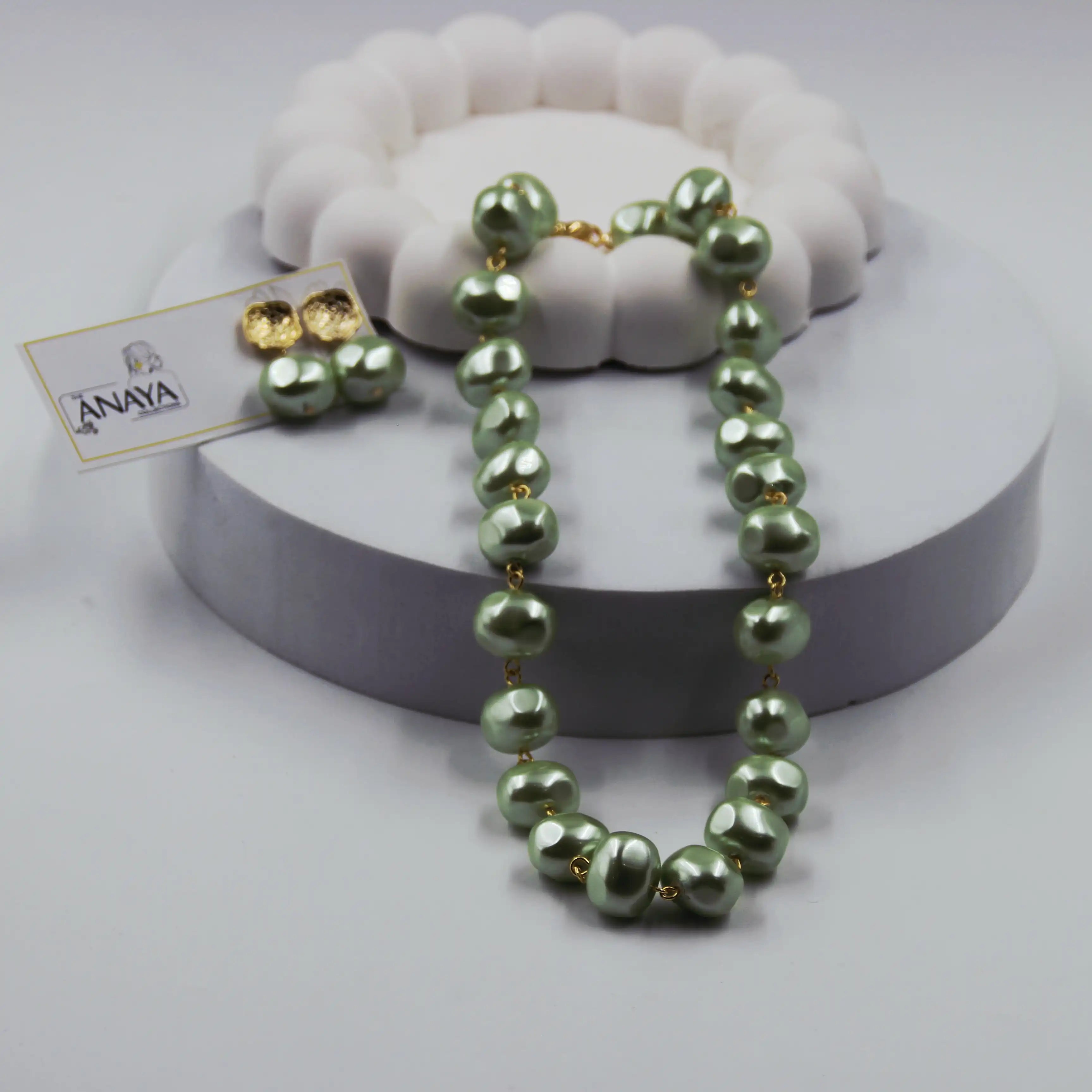 Uncut Shell Pearl Set