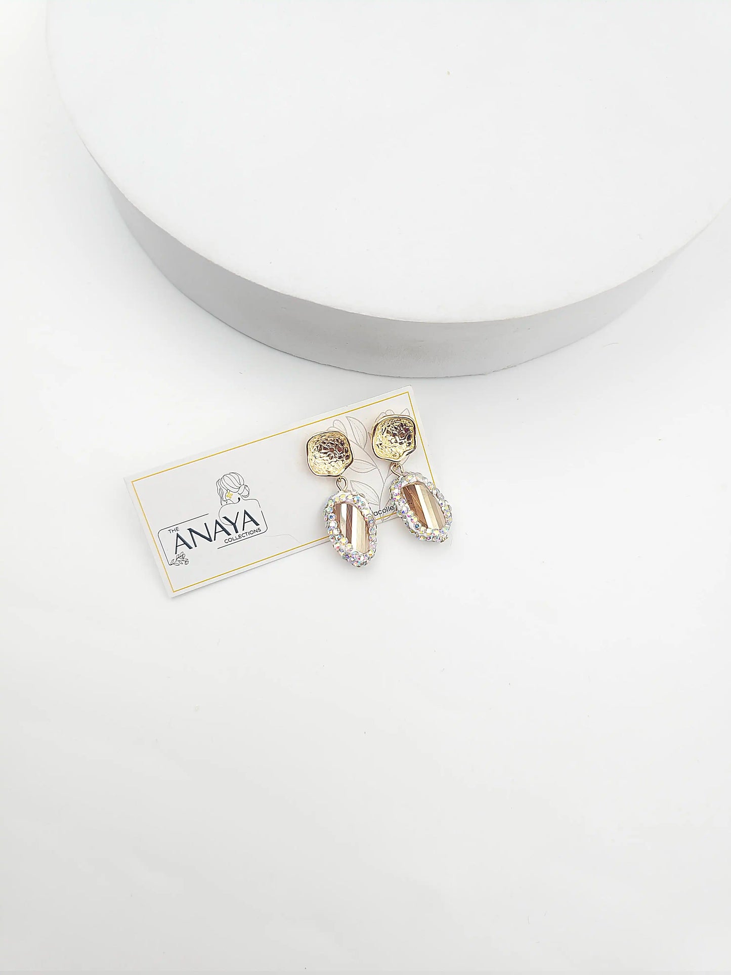 Mystic Shell Pearl Necklace