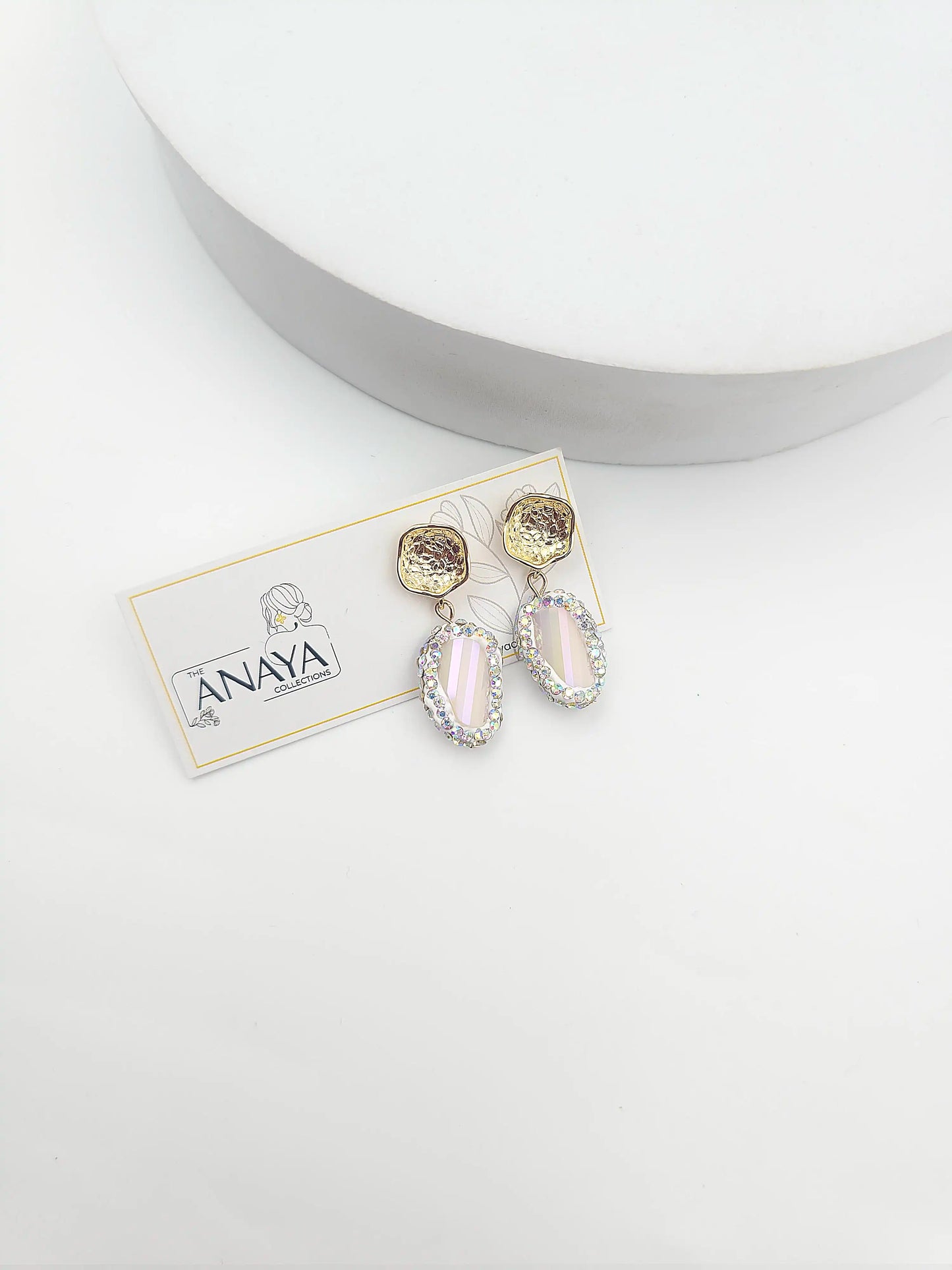 Mystic Shell Pearl Necklace