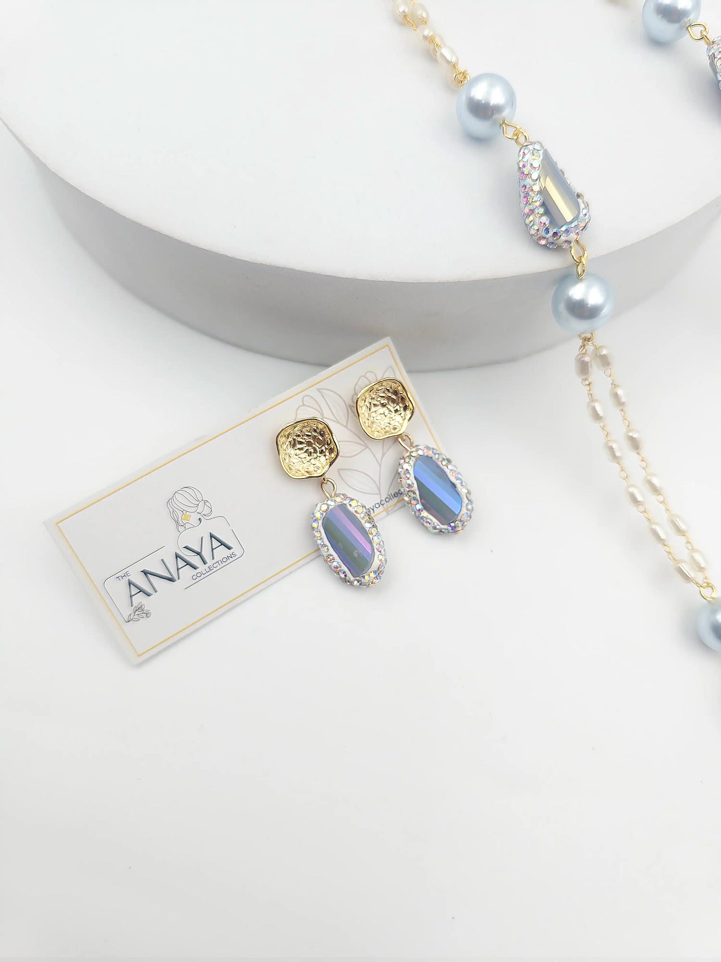 Mystic Shell Pearl Necklace