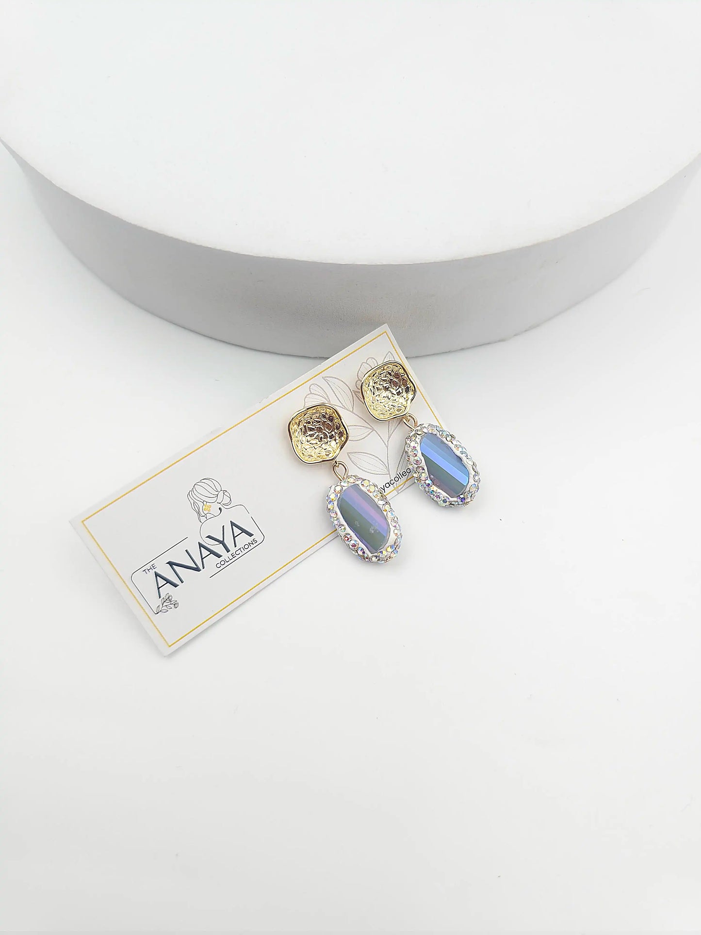 Mystic Shell Pearl Necklace