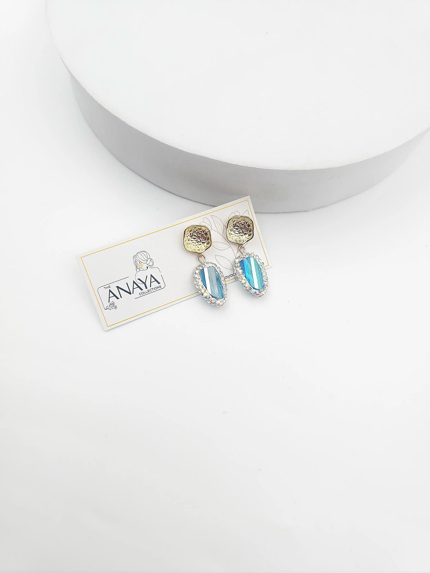 Mystic Shell Pearl Necklace