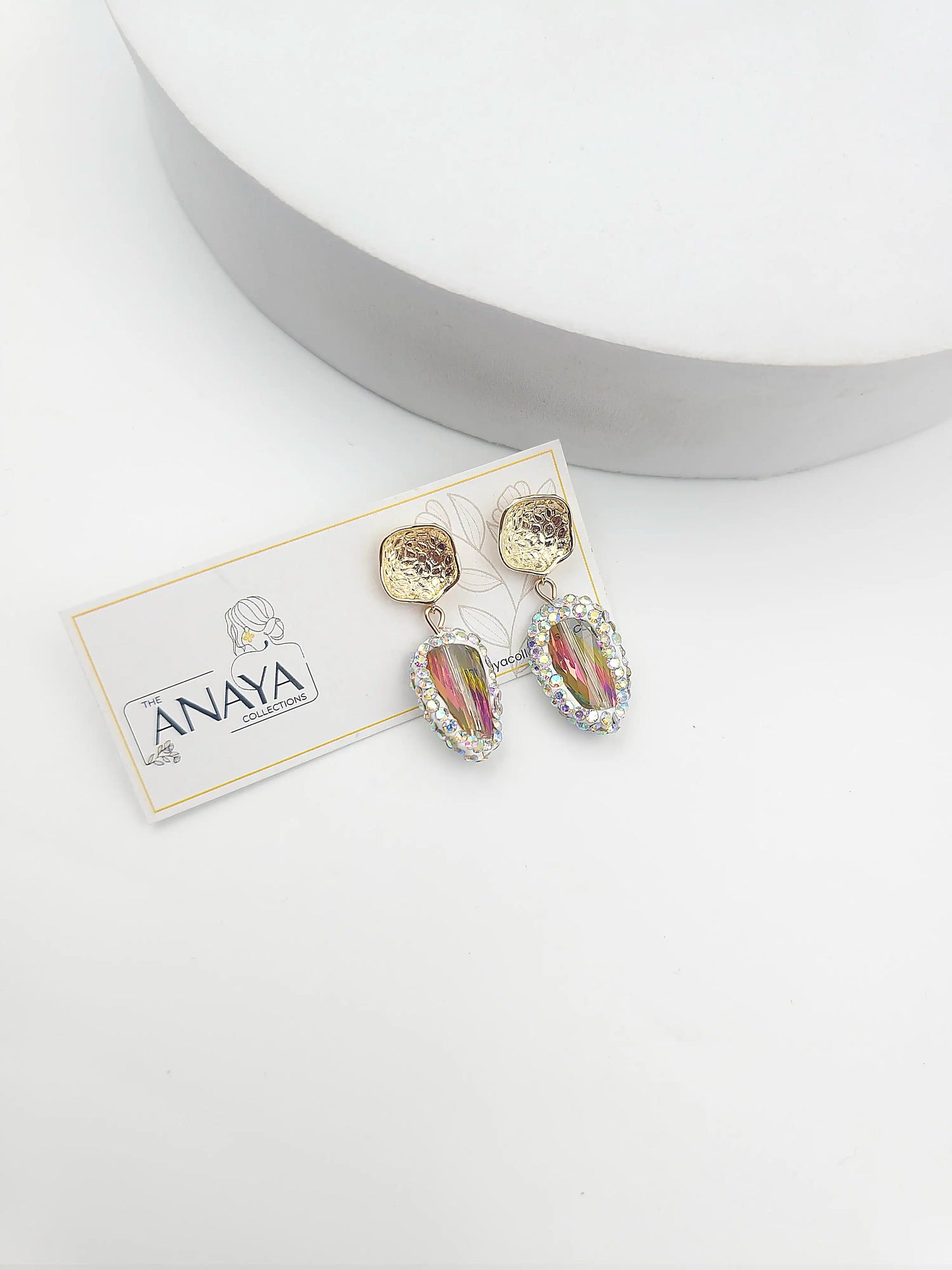 Mystic Shell Pearl Necklace