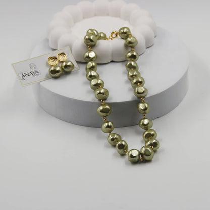 Uncut Shell Pearl Set