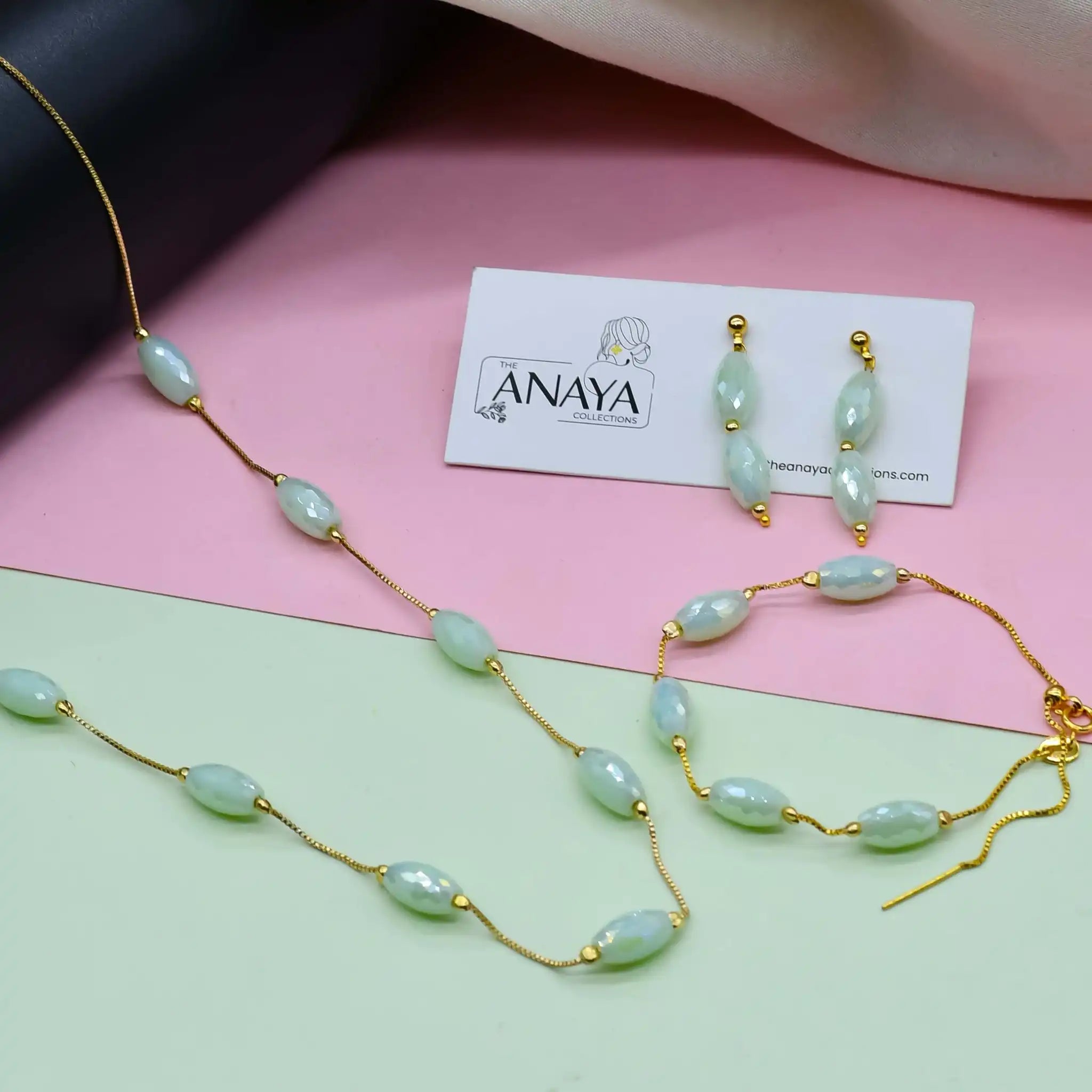 Pebbled Dainty Set