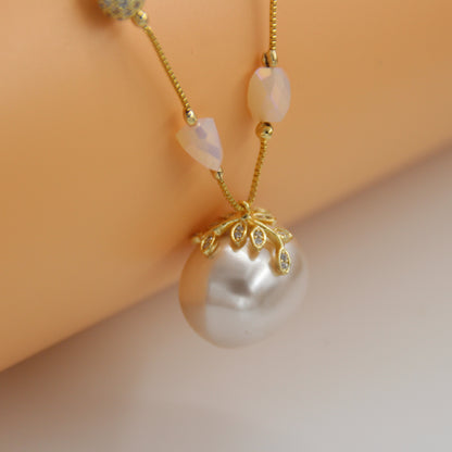 Shell Pearl Delight Dainty Necklace Ivory 1