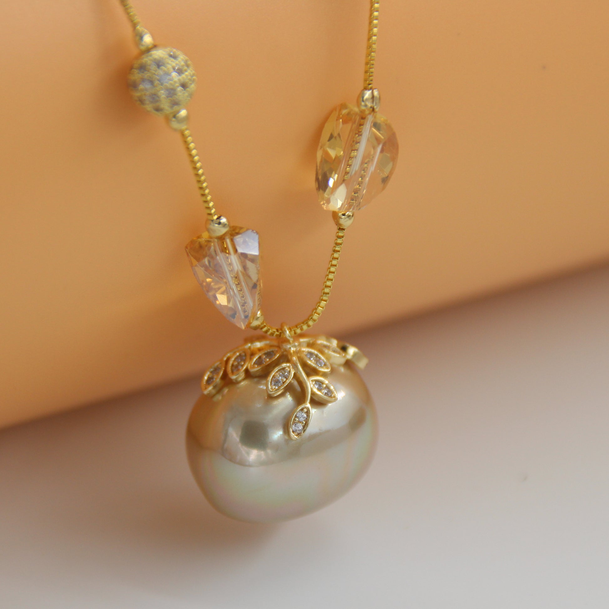Shell Pearl Delight Dainty Necklace Light Brown