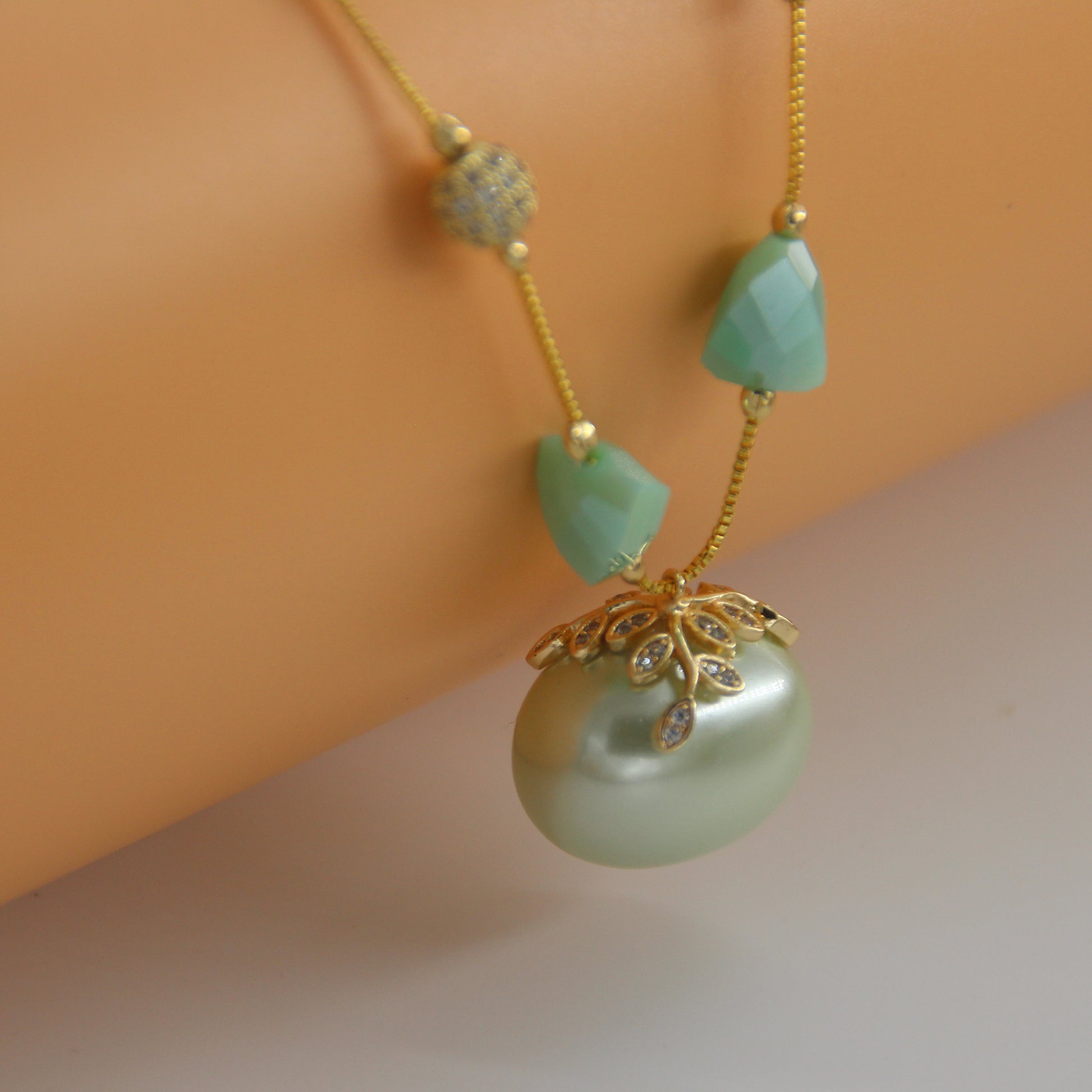 Shell Pearl Delight Dainty Necklace Mint Green