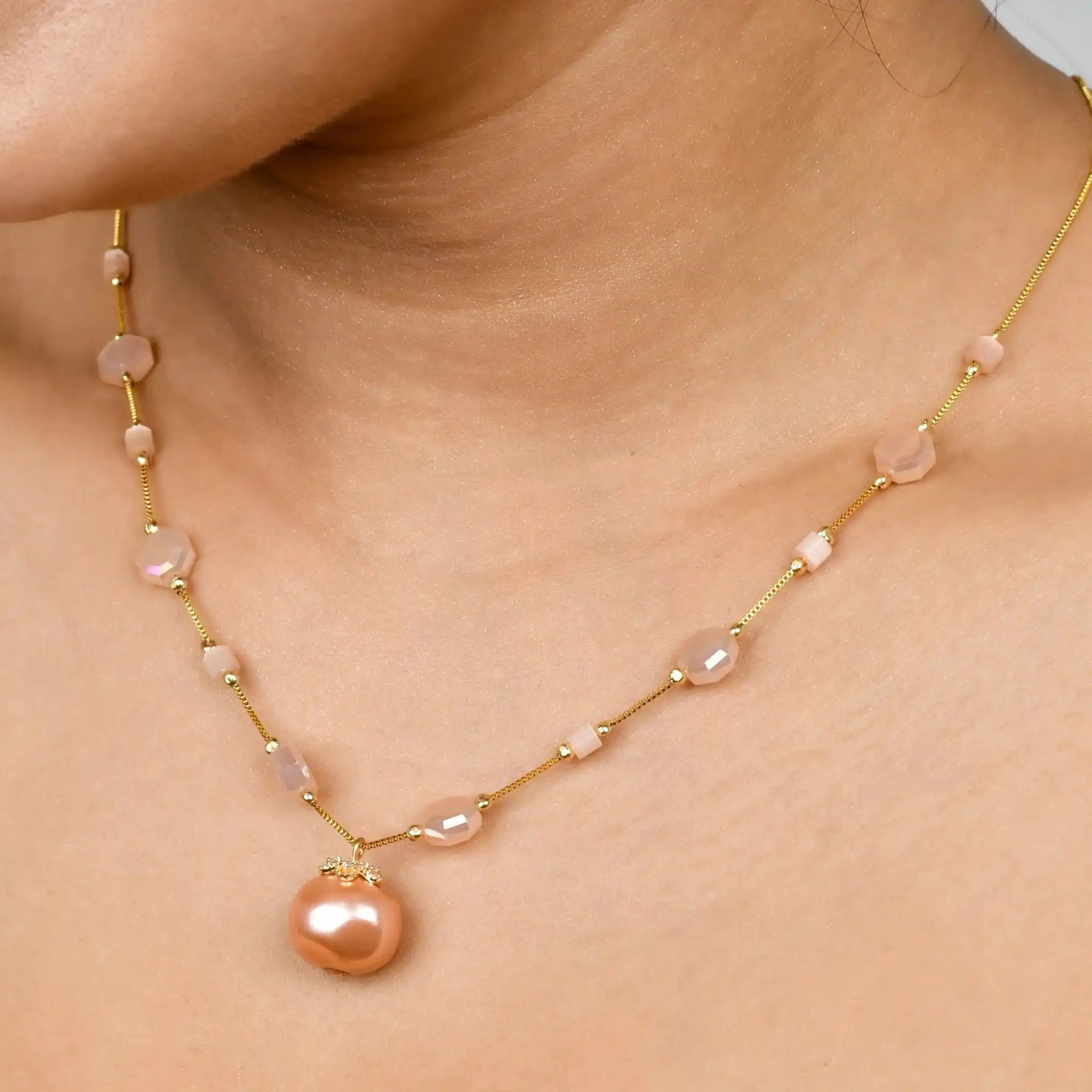 Shell Pearl Harmony Dainty Necklace