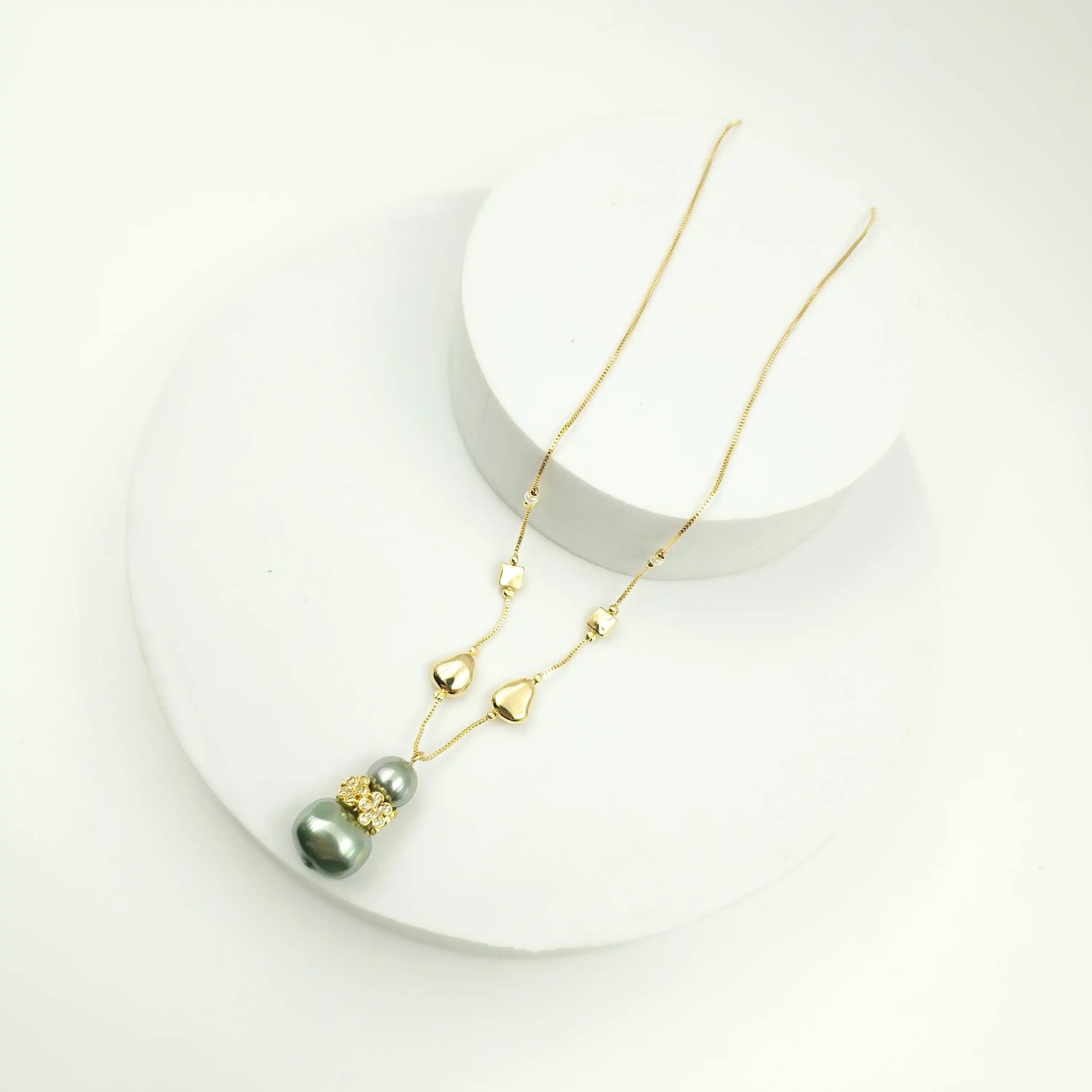 Shell Pearl Garden Dainty Necklace