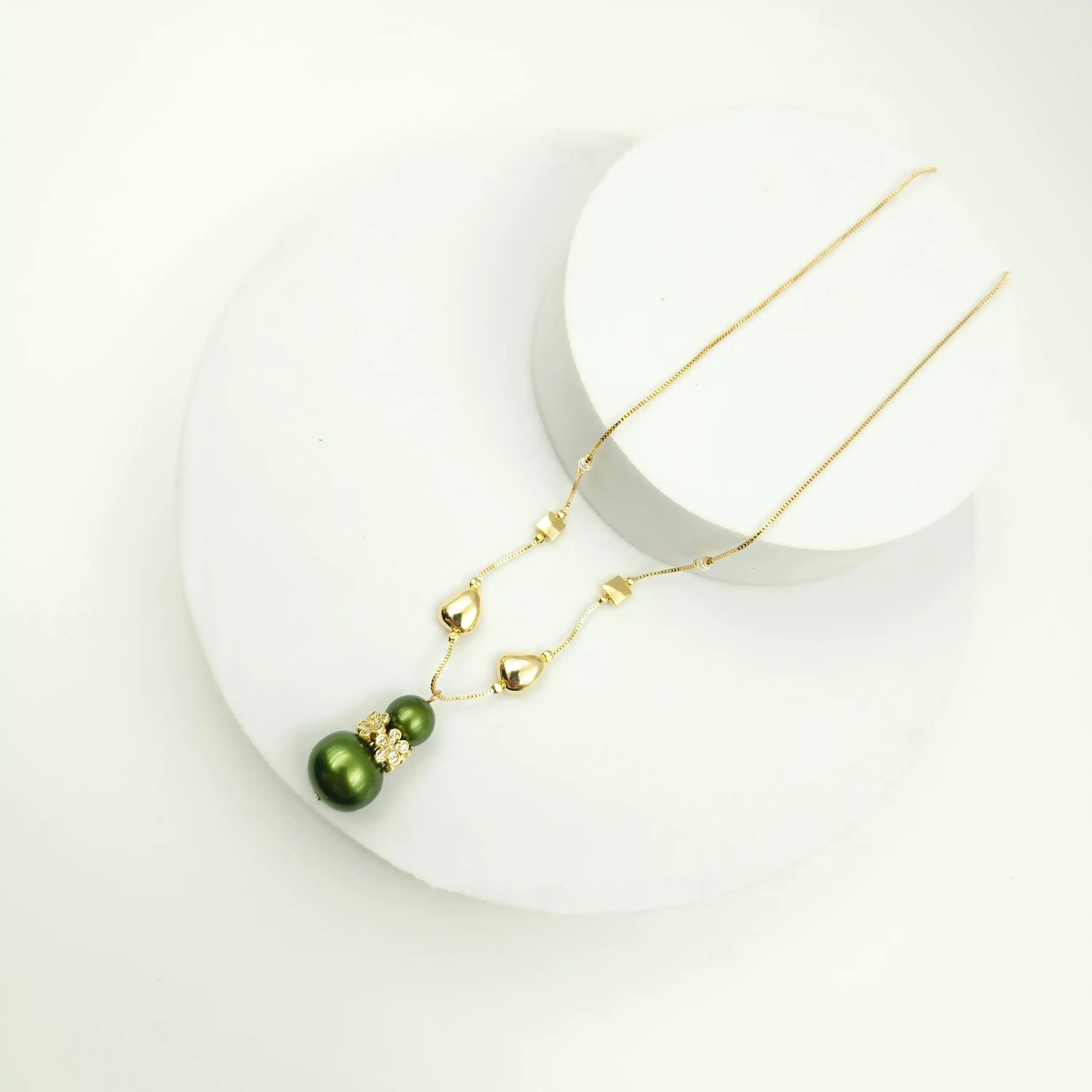 Shell Pearl Garden Dainty Necklace