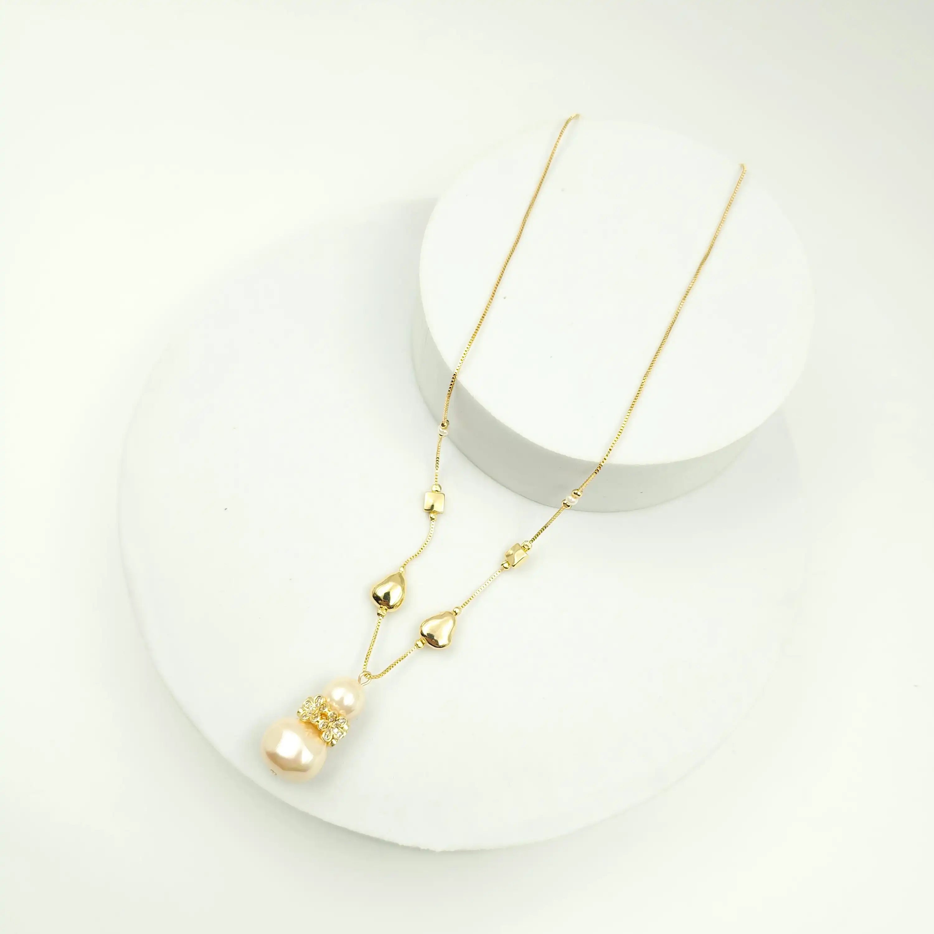 Shell Pearl Garden Dainty Necklace