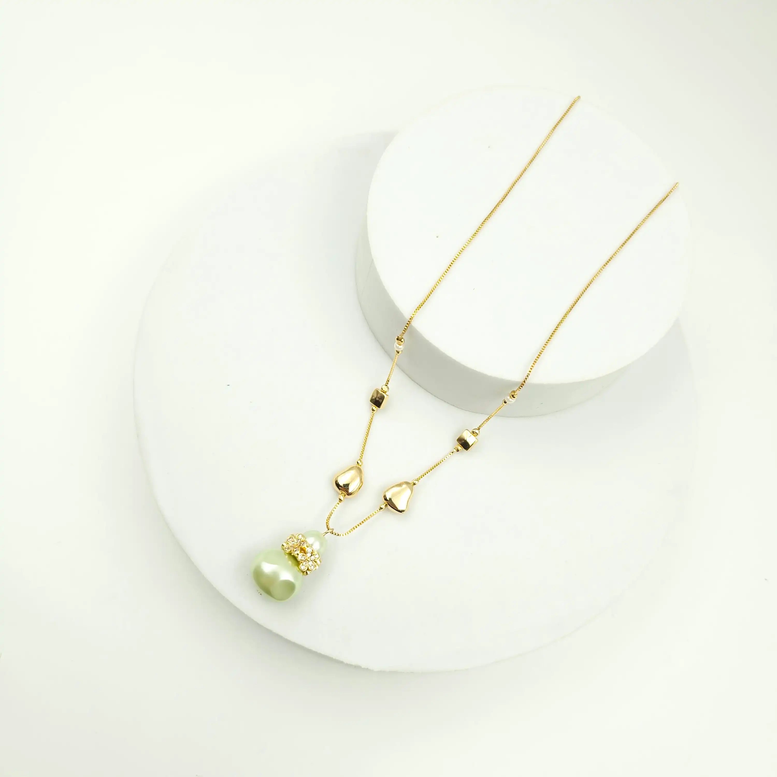 Shell Pearl Garden Dainty Necklace