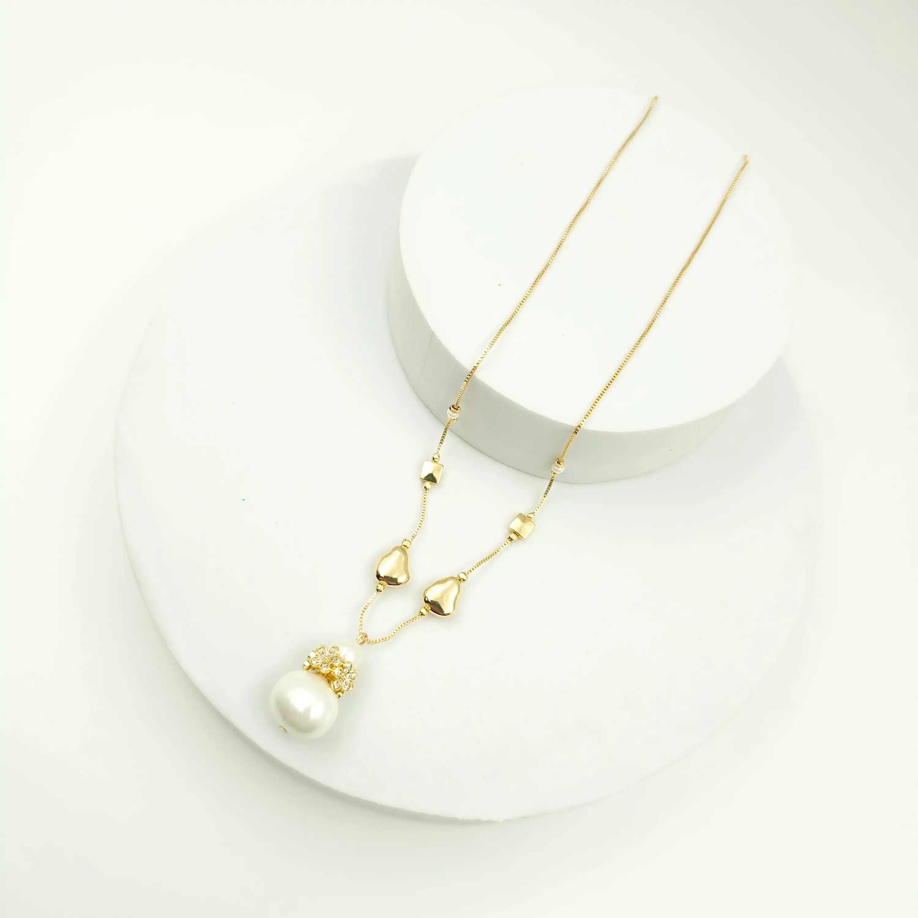 Shell Pearl Garden Dainty Necklace