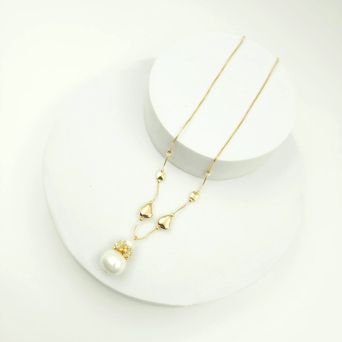 Shell Pearl Garden Dainty Necklace