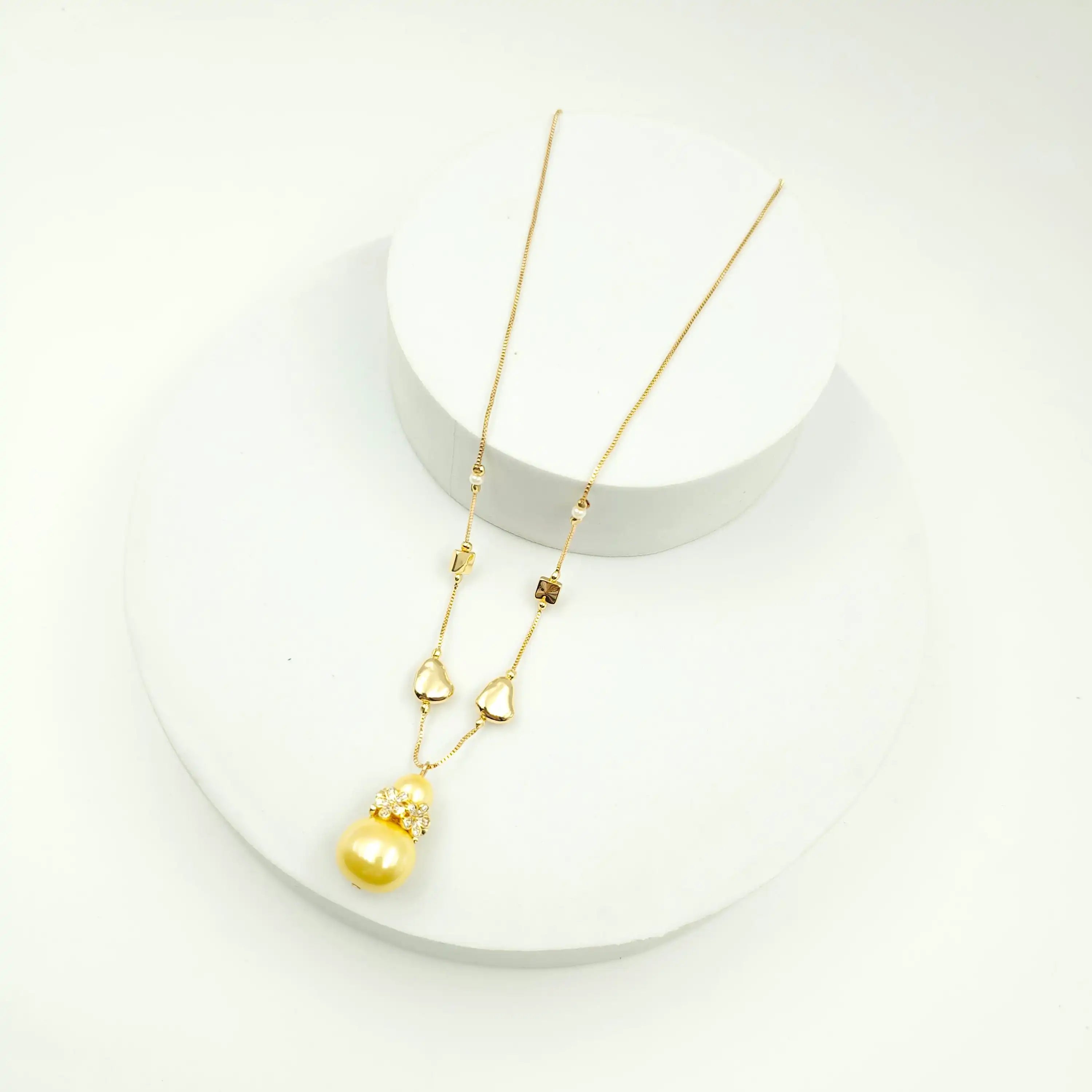 Shell Pearl Garden Dainty Necklace