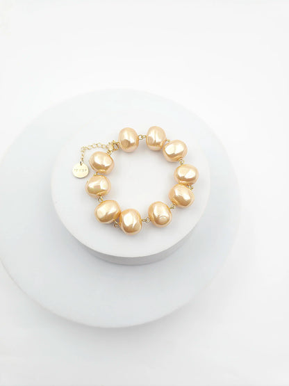 Shell Pearl Bracelet