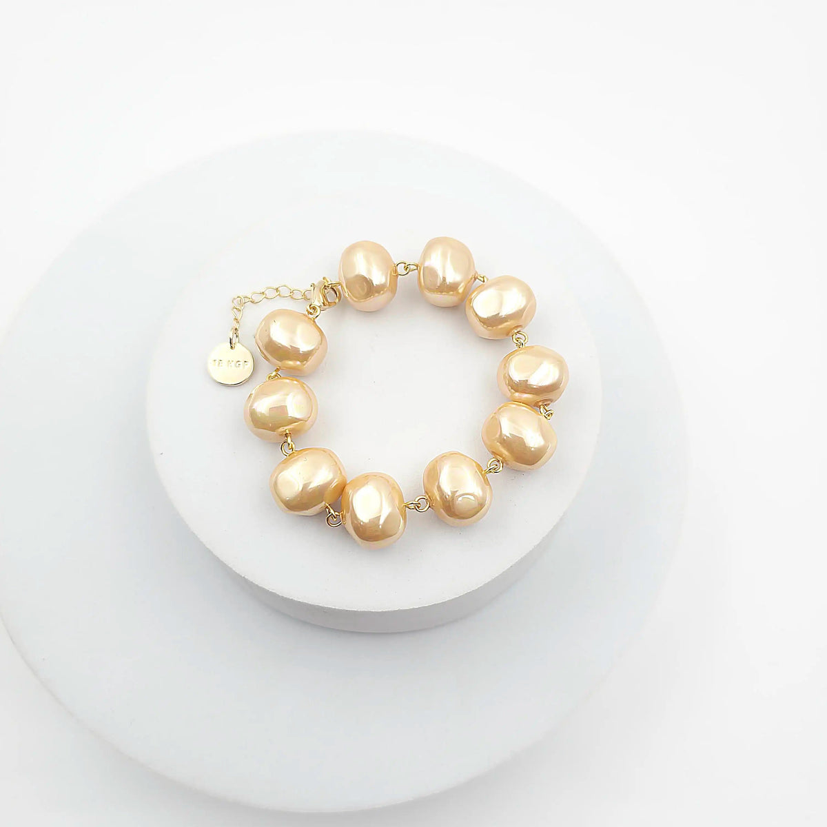 Shell Pearl Bracelet