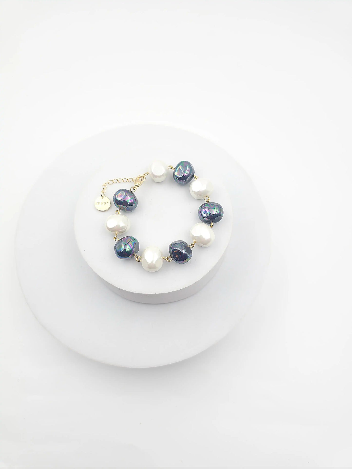 Shell Pearl Bracelet