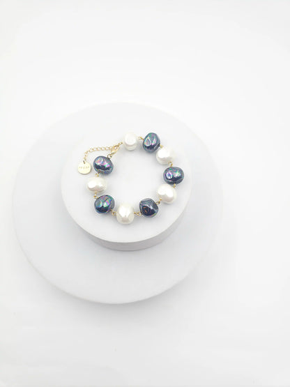 Shell Pearl Bracelet