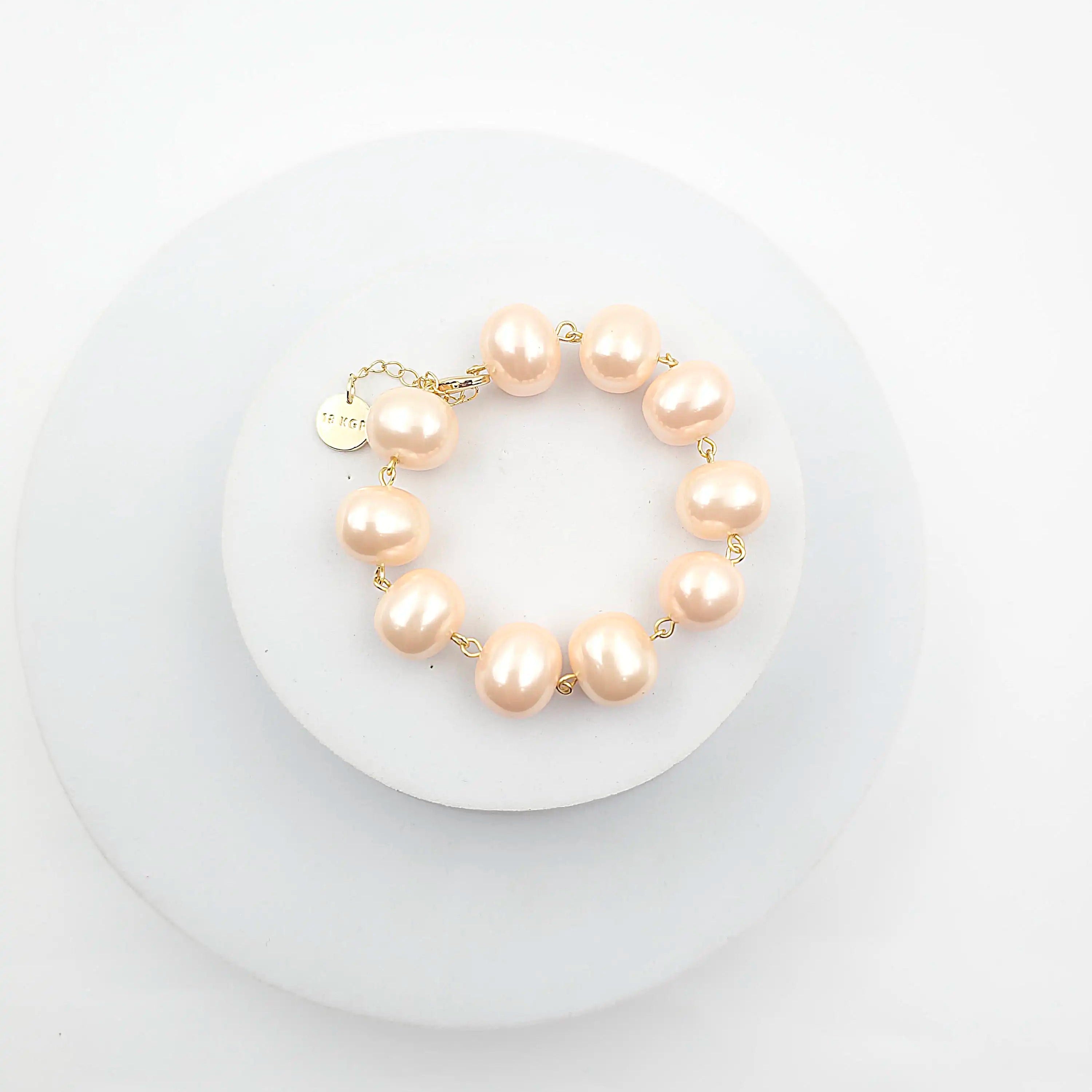 Shell Pearl Bracelet