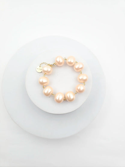 Shell Pearl Bracelet
