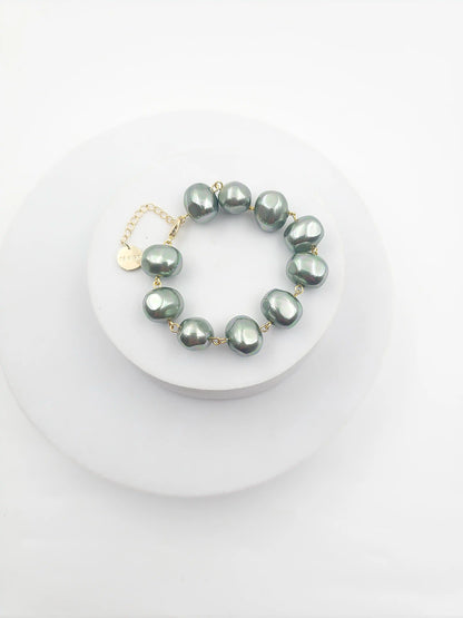 Shell Pearl Bracelet