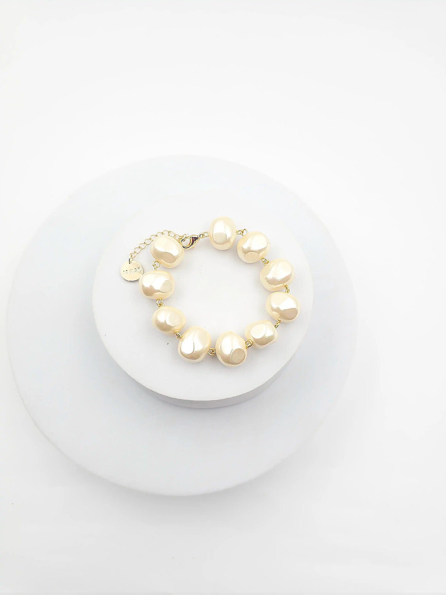 Shell Pearl Bracelet