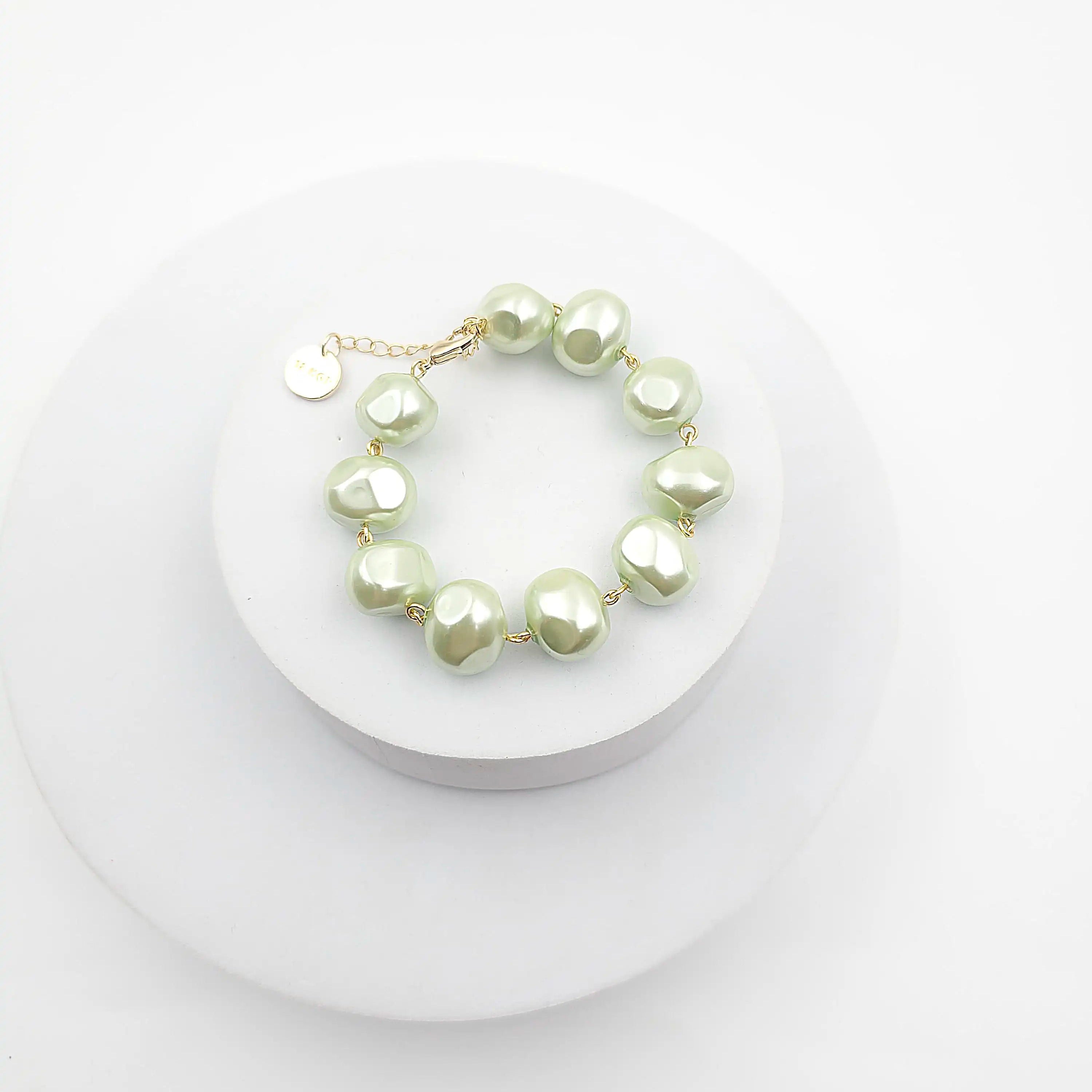 Shell Pearl Bracelet