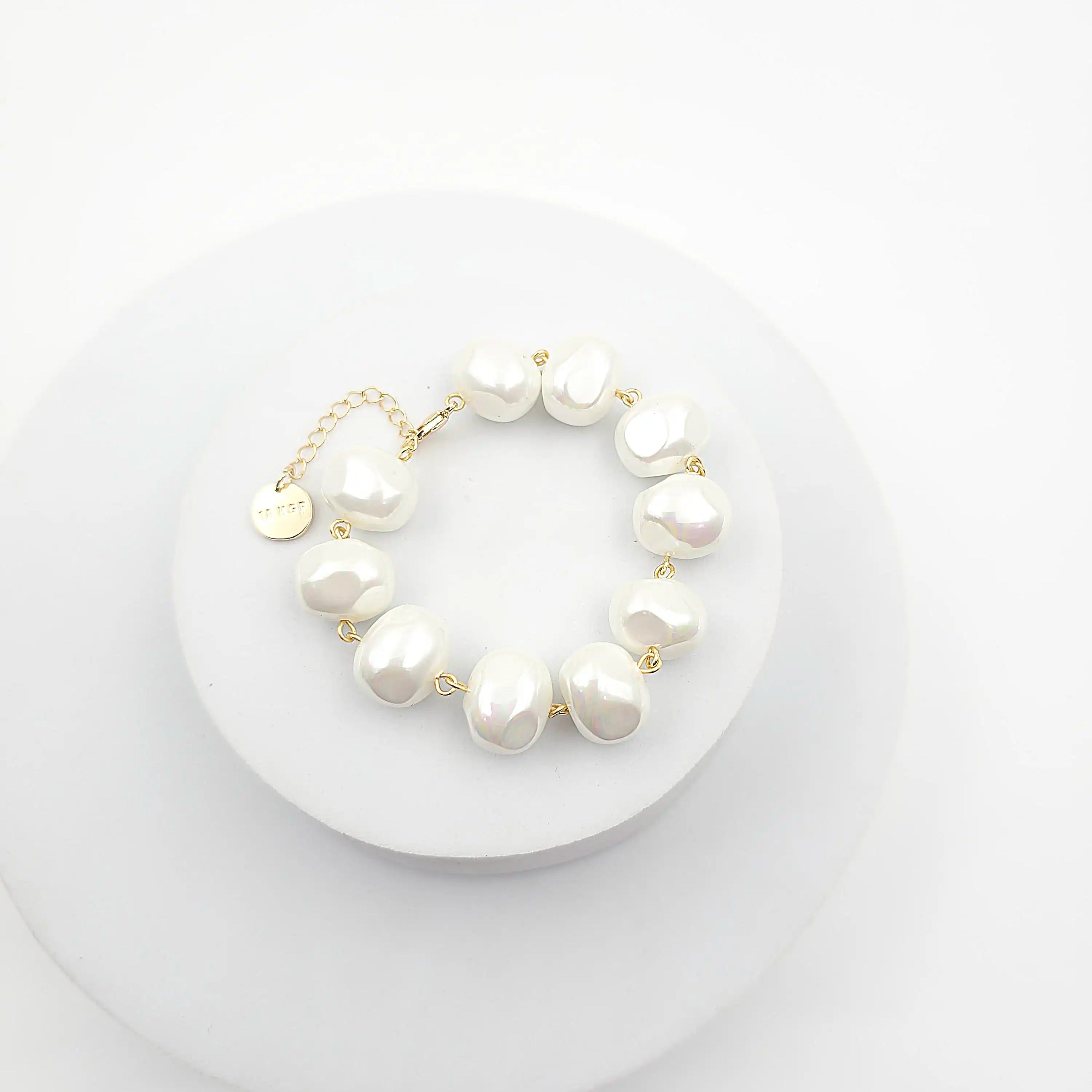Shell Pearl Bracelet