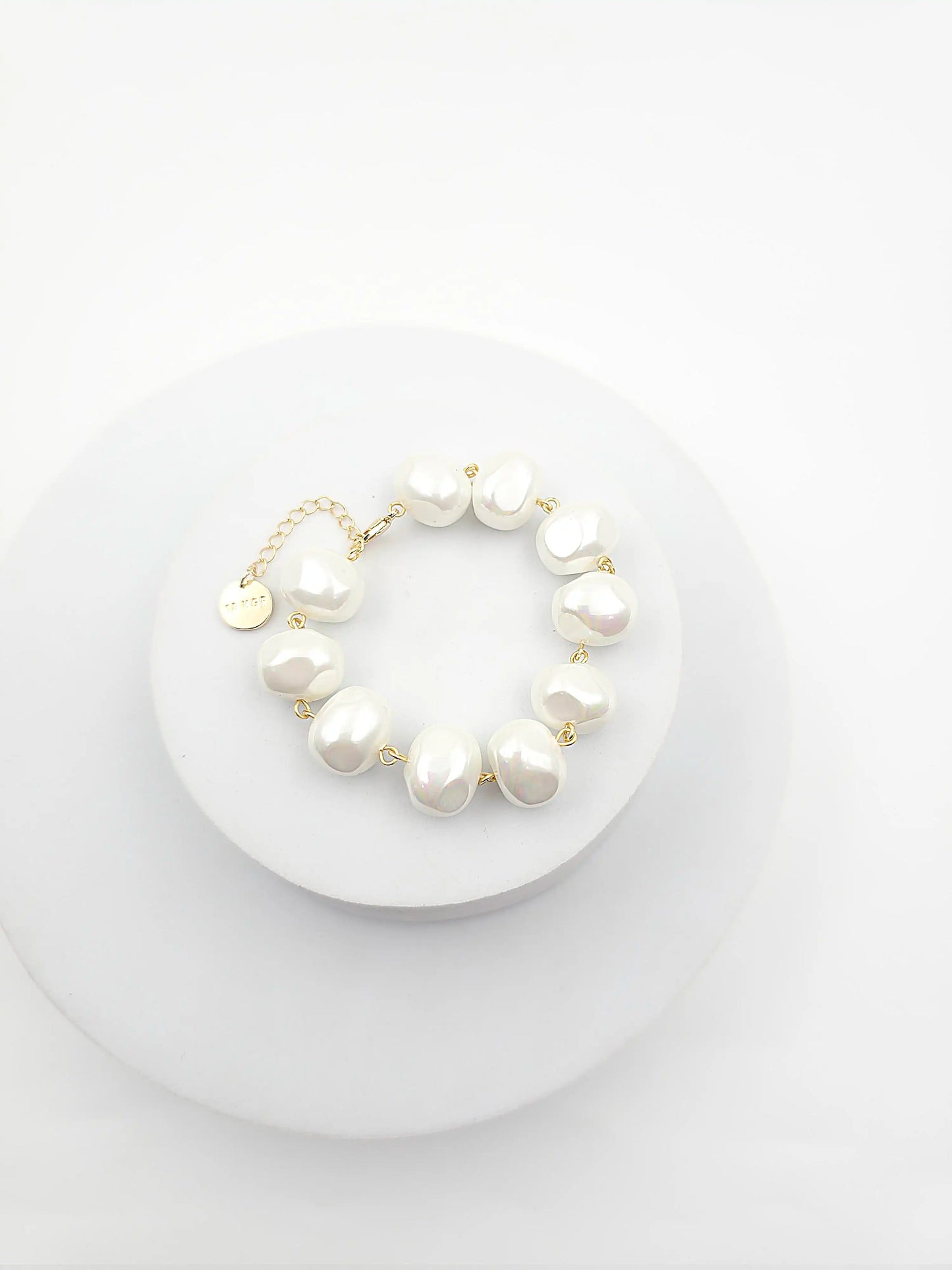 Shell Pearl Bracelet