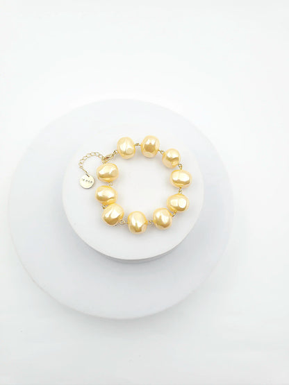 Shell Pearl Bracelet